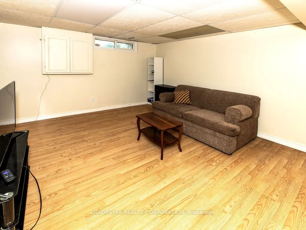 1324 Rainbow Crescent