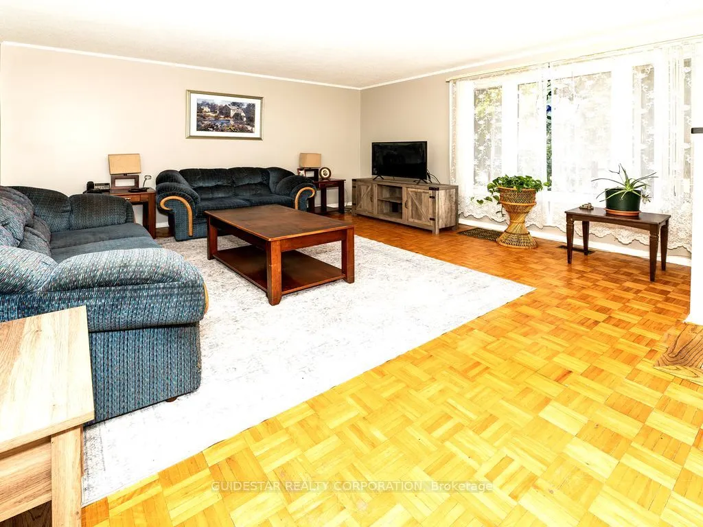 1324 Rainbow Crescent