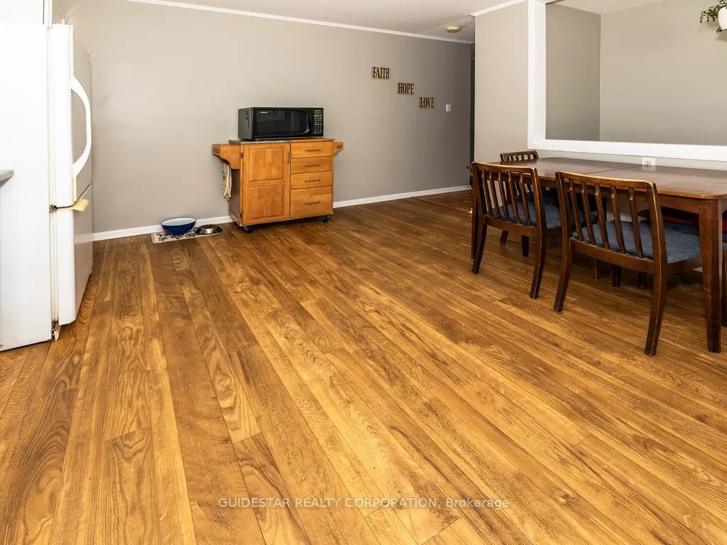 1324 Rainbow Crescent