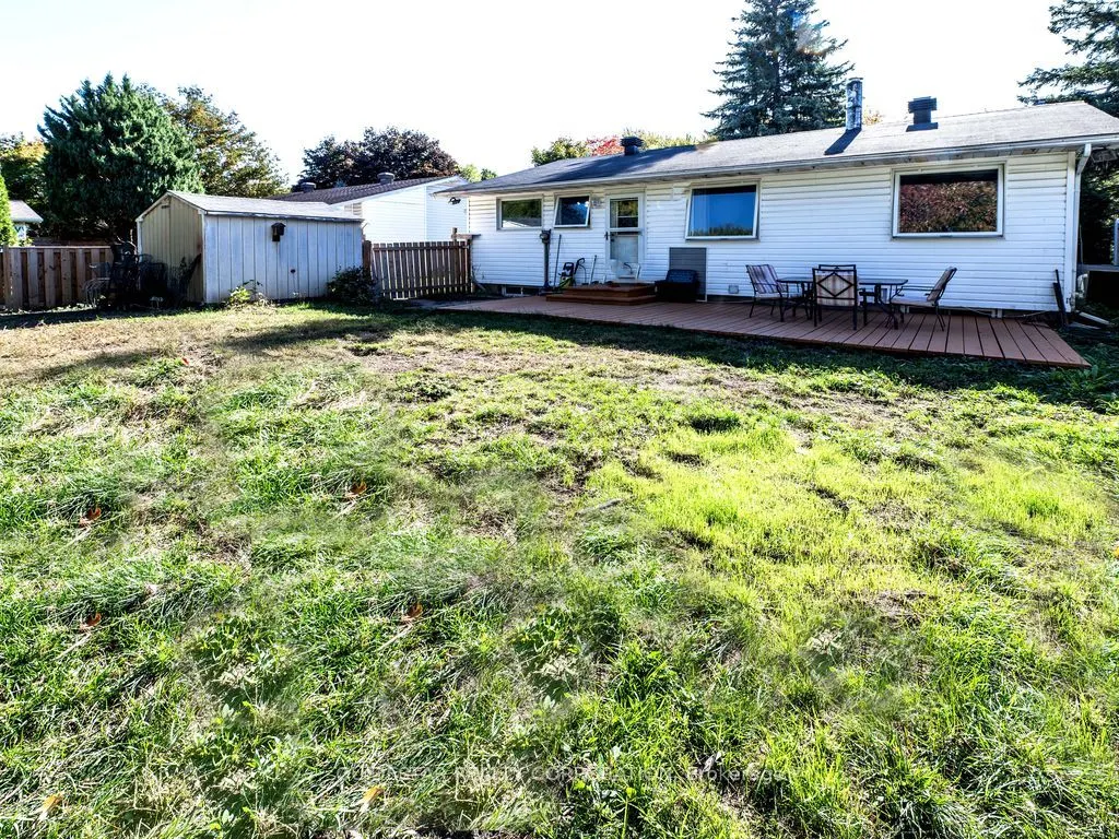 1324 Rainbow Crescent