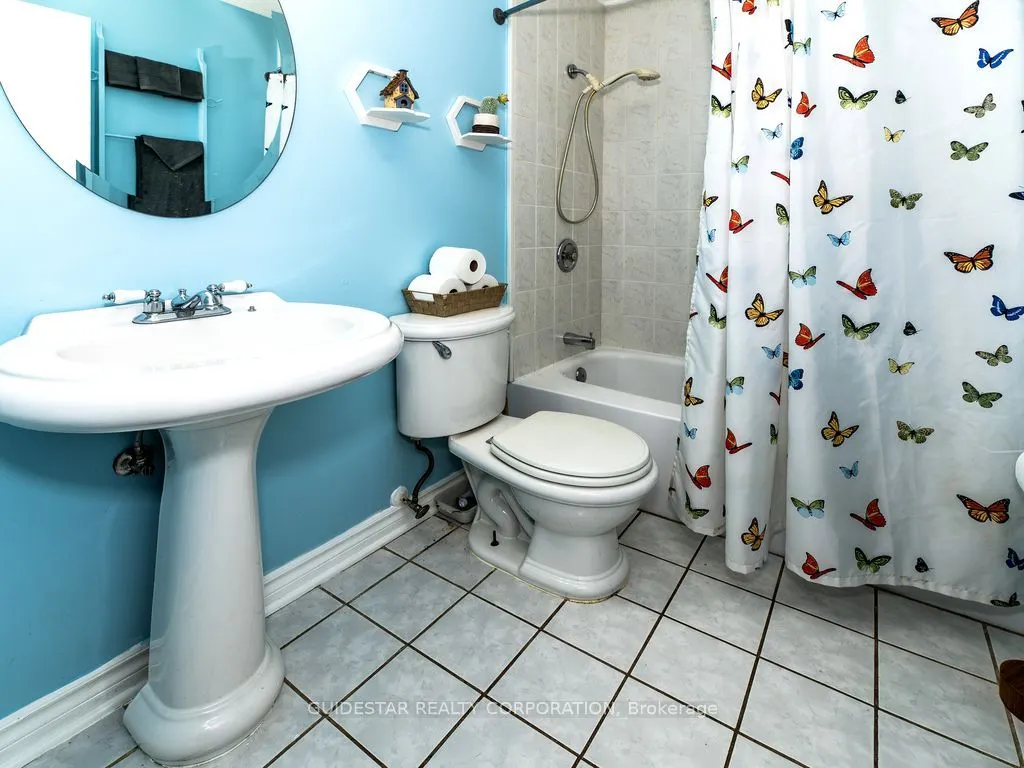 1324 Rainbow Crescent