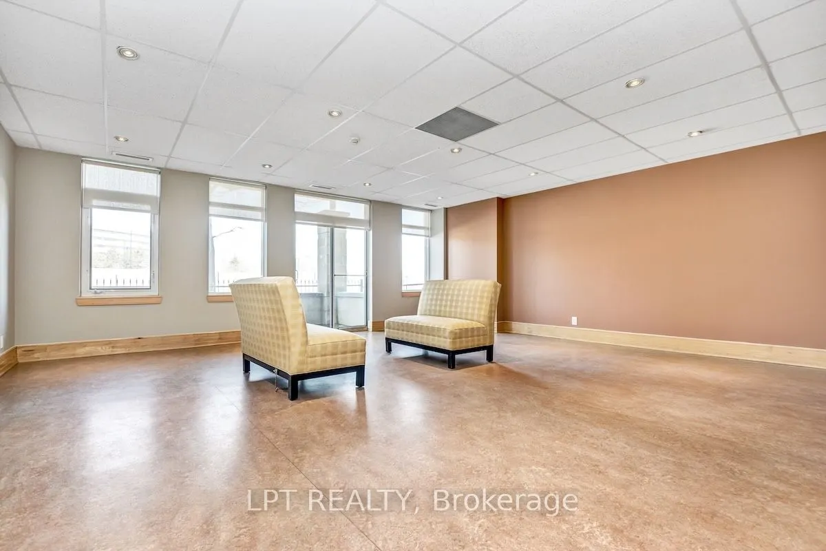 205 Bolton Street, #102