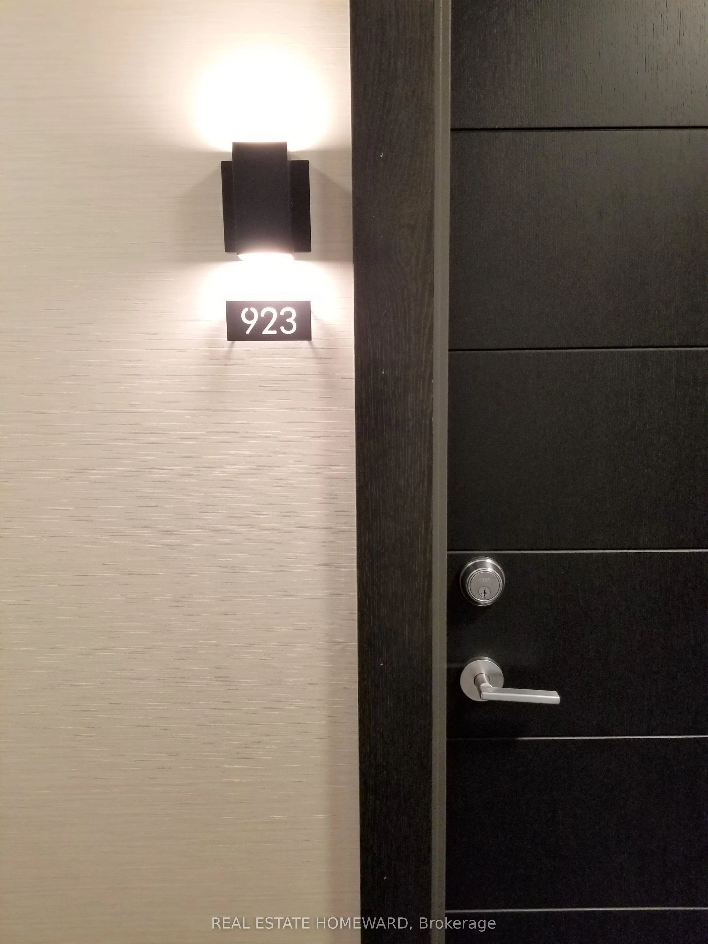 212 King William Street, #923