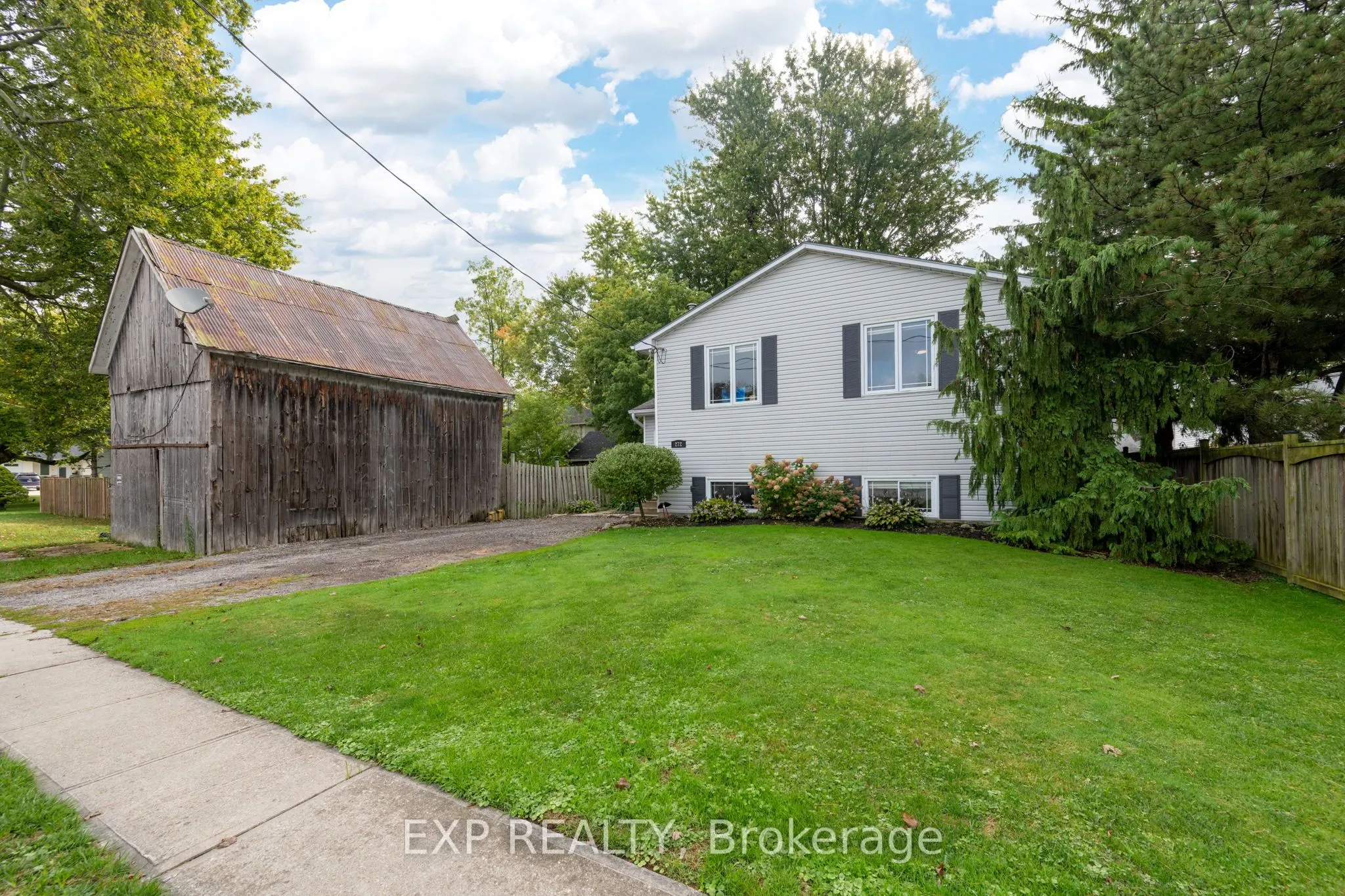 272 MARY Street