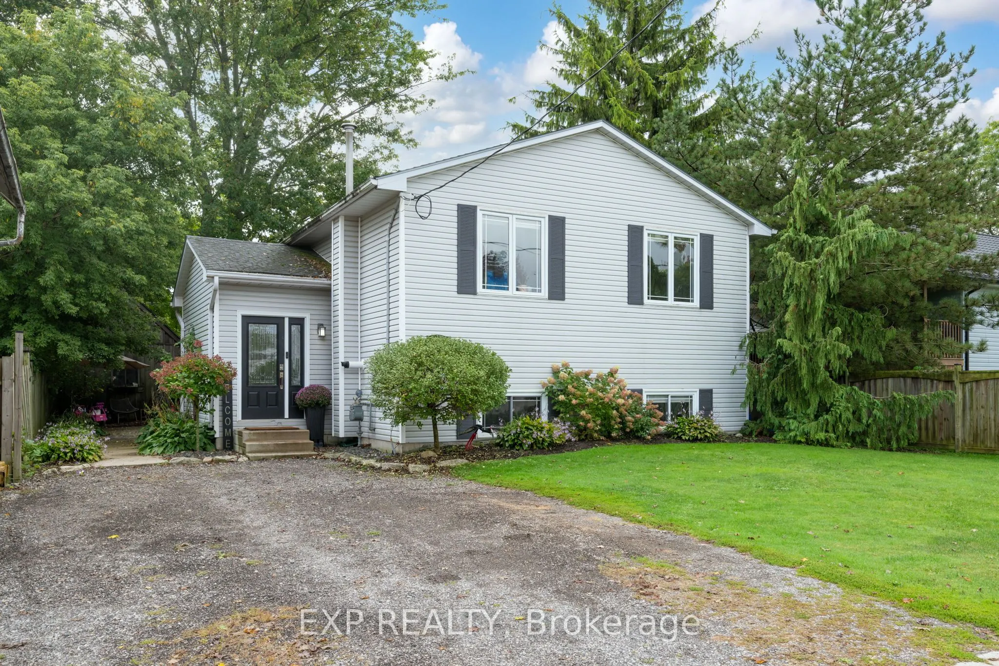 272 MARY Street
