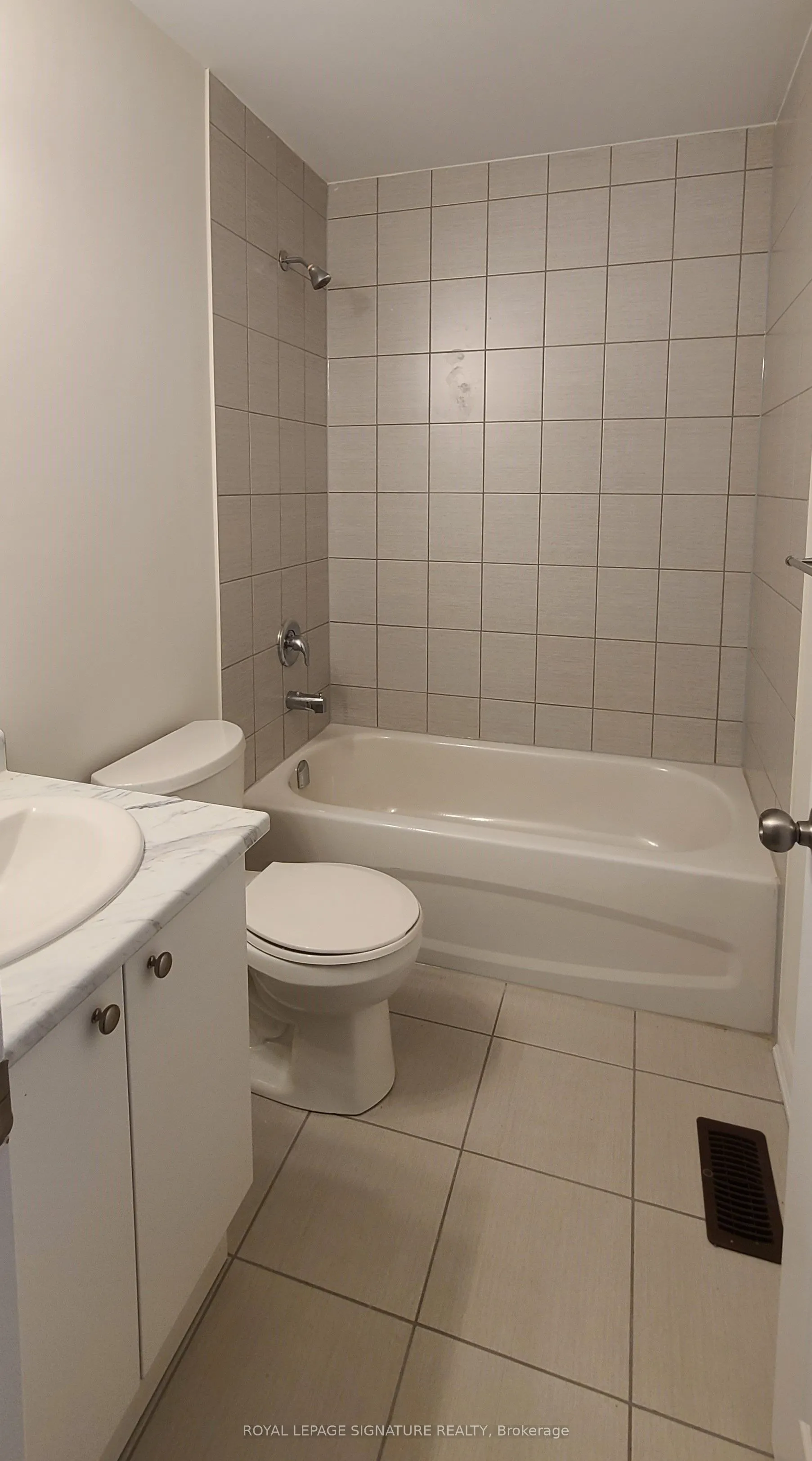 383 Dundas Street E, #43