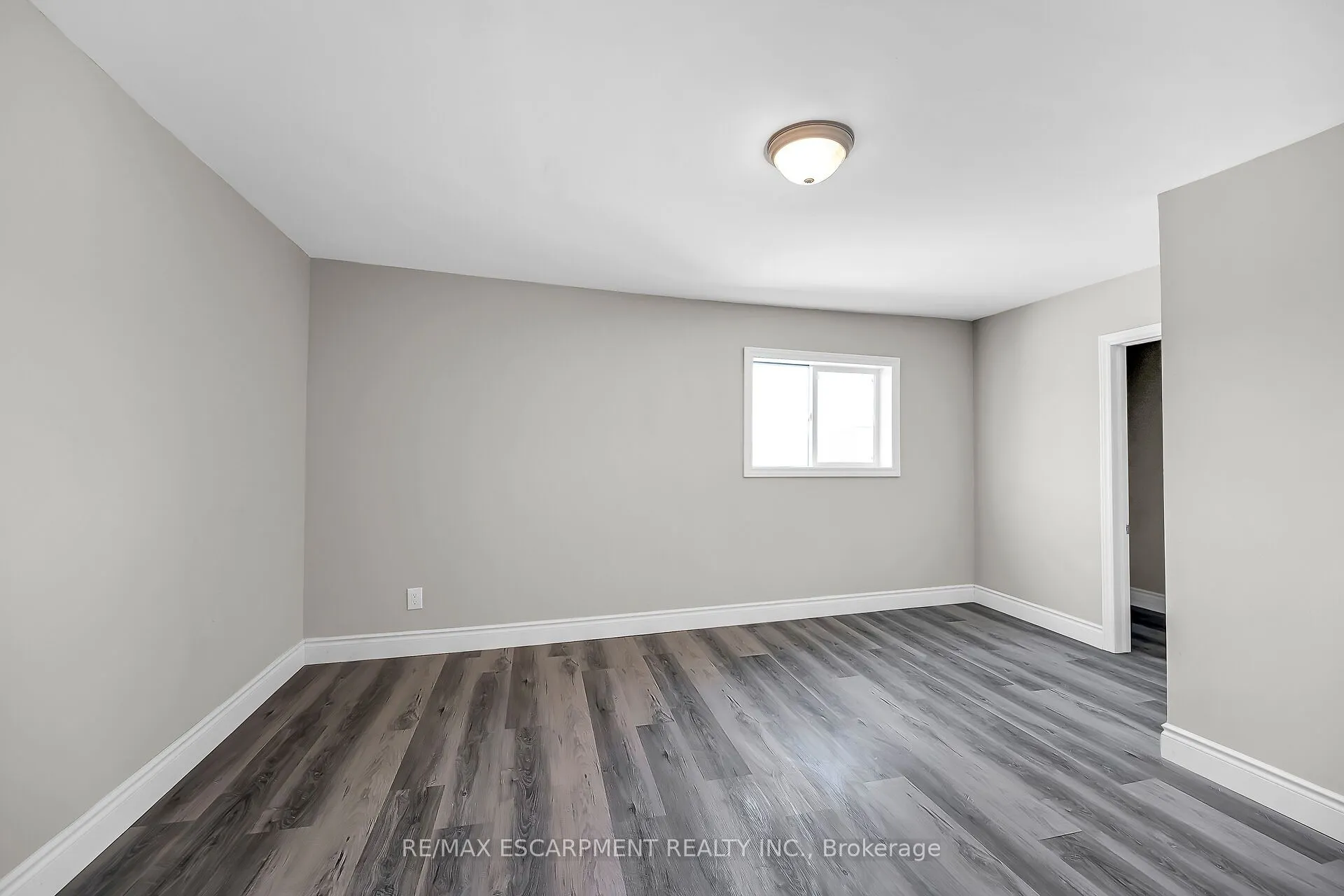 138 Sanford Avenue N