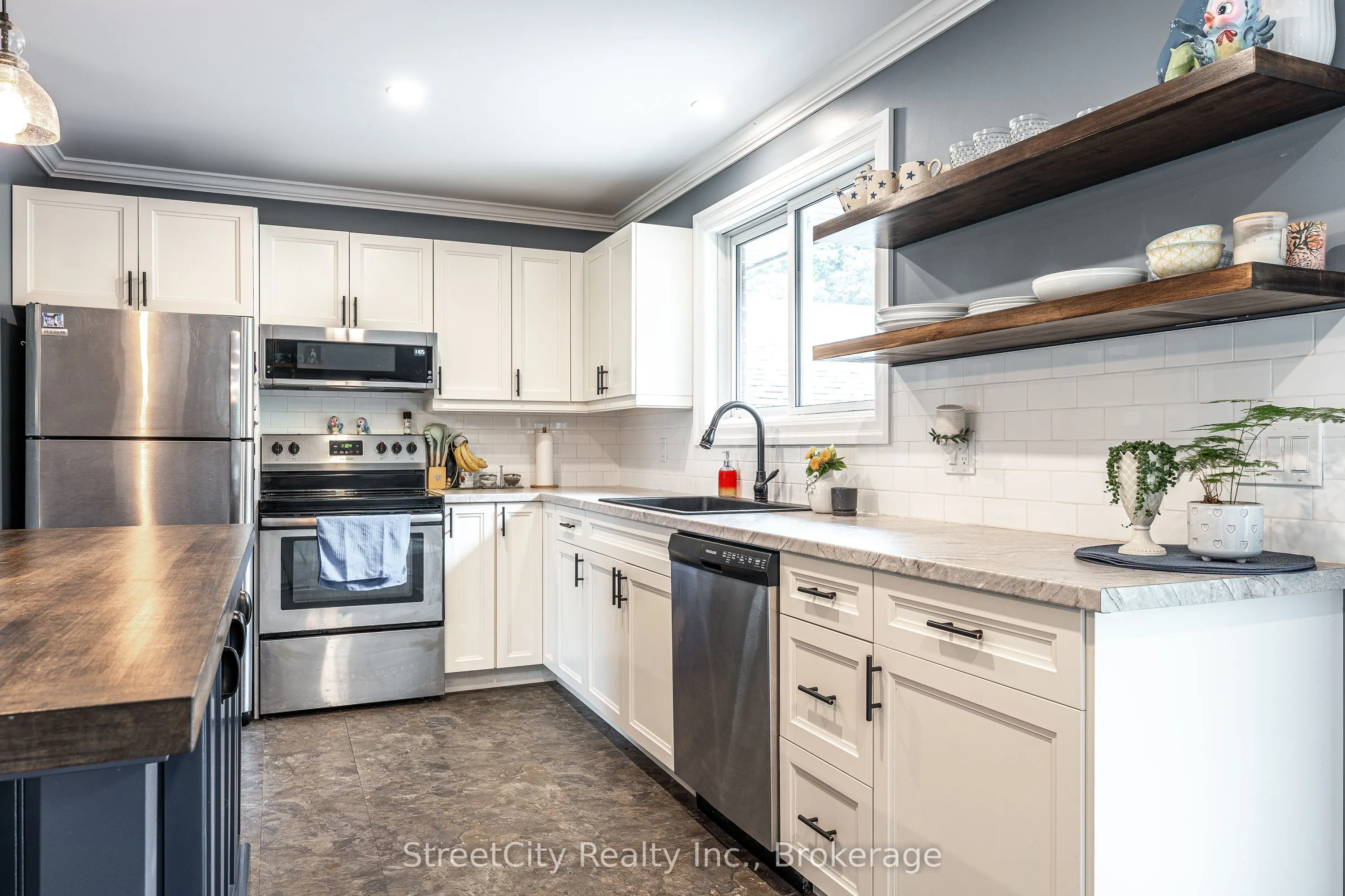 27 Riehl Court