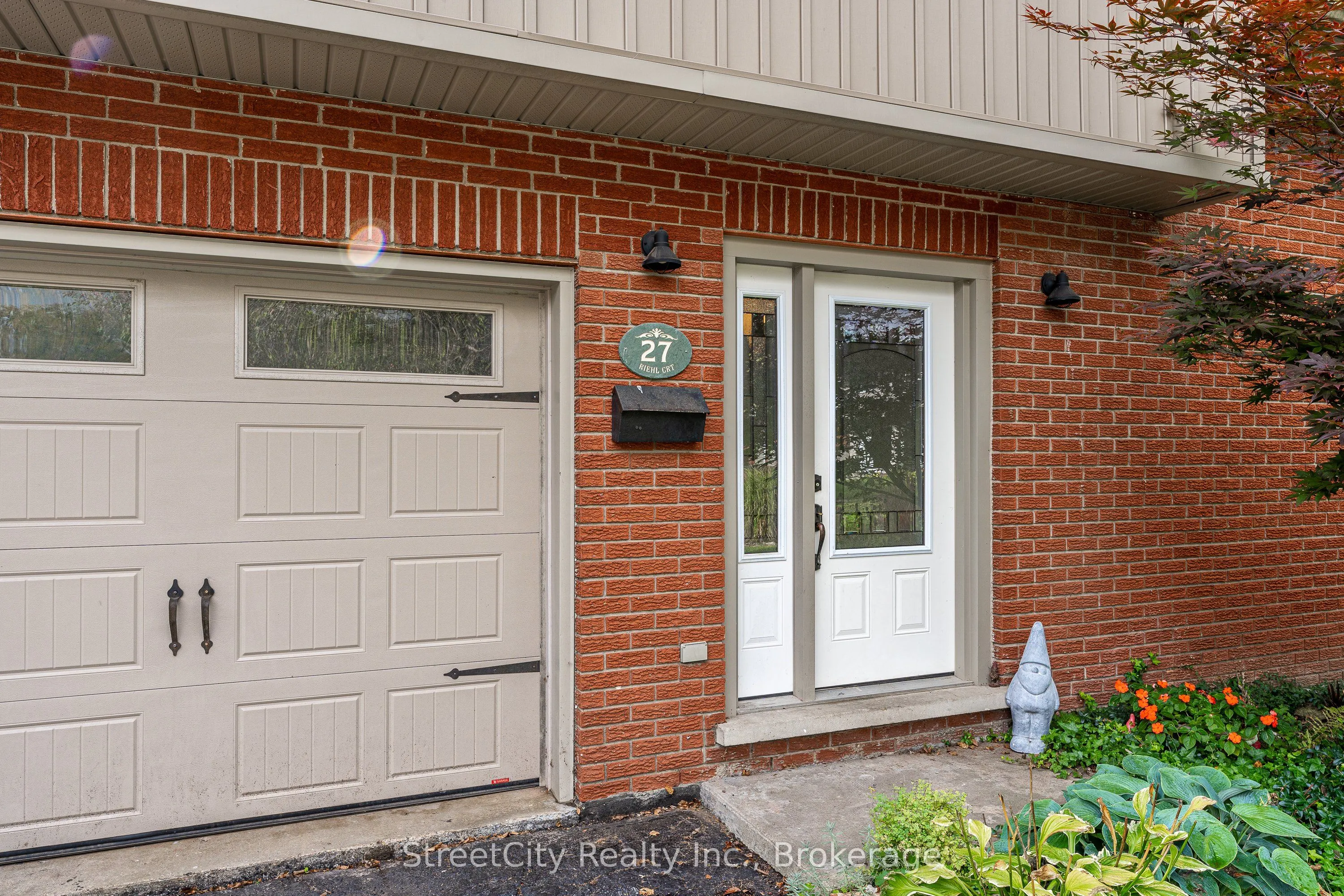 27 Riehl Court