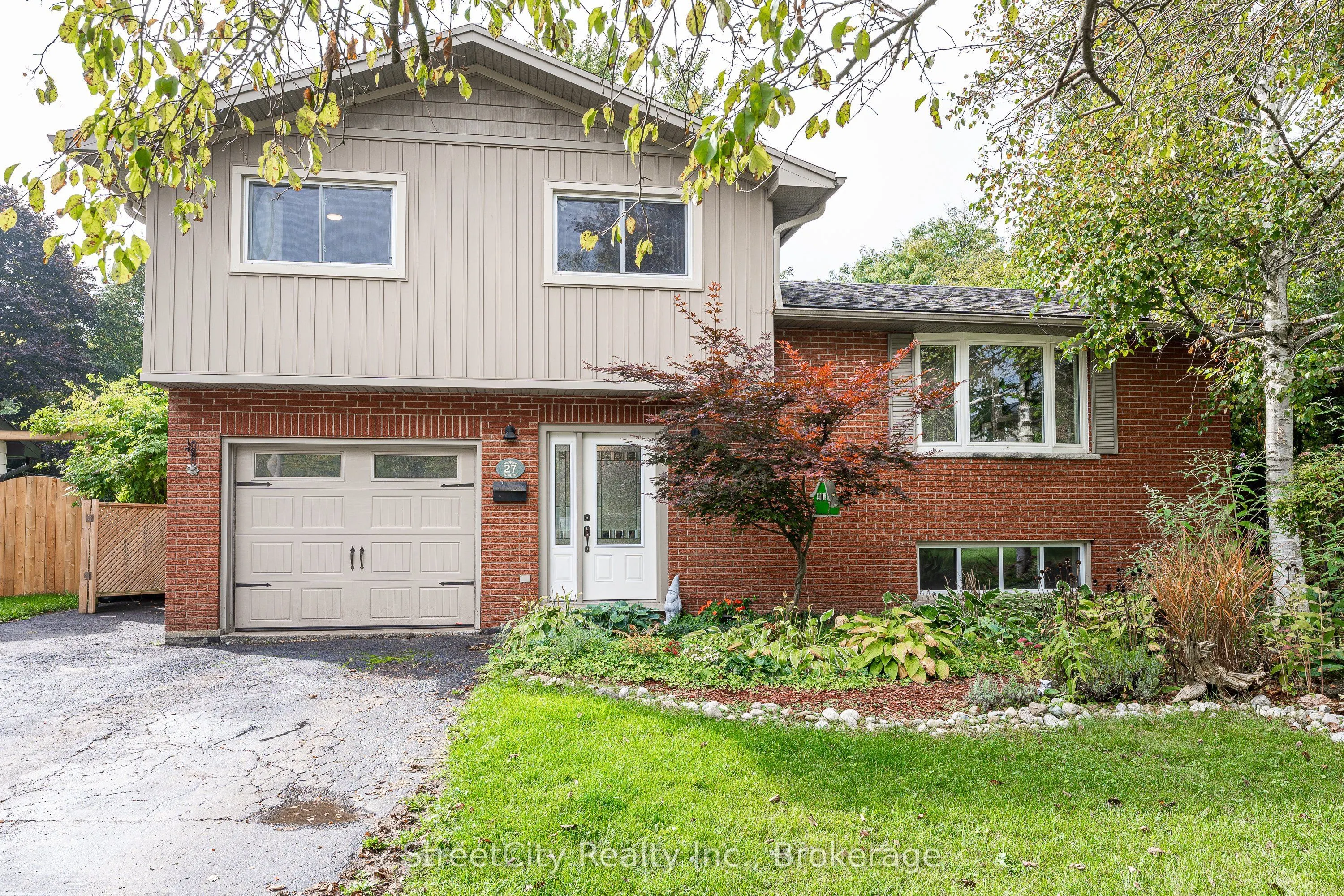 27 Riehl Court