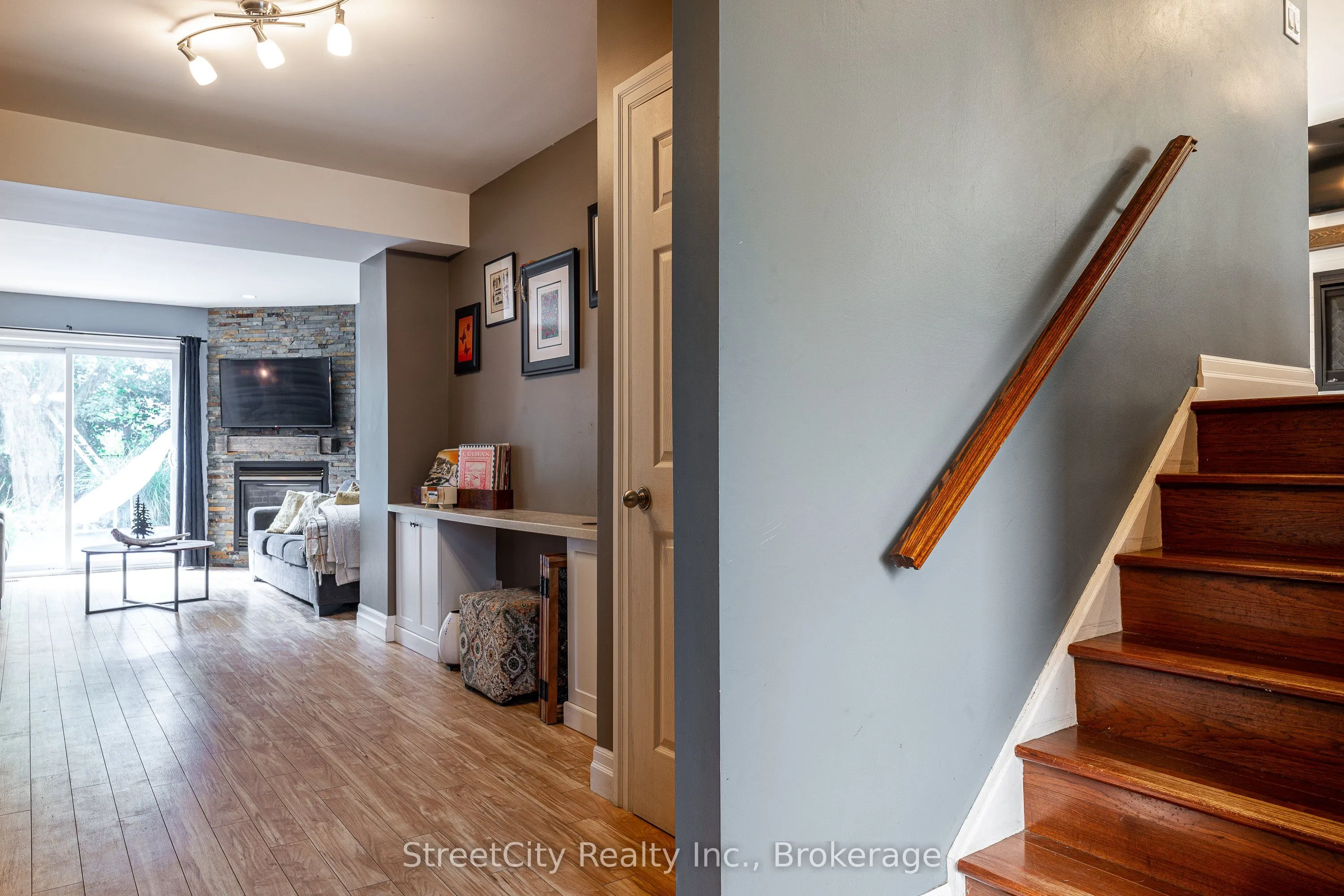 27 Riehl Court