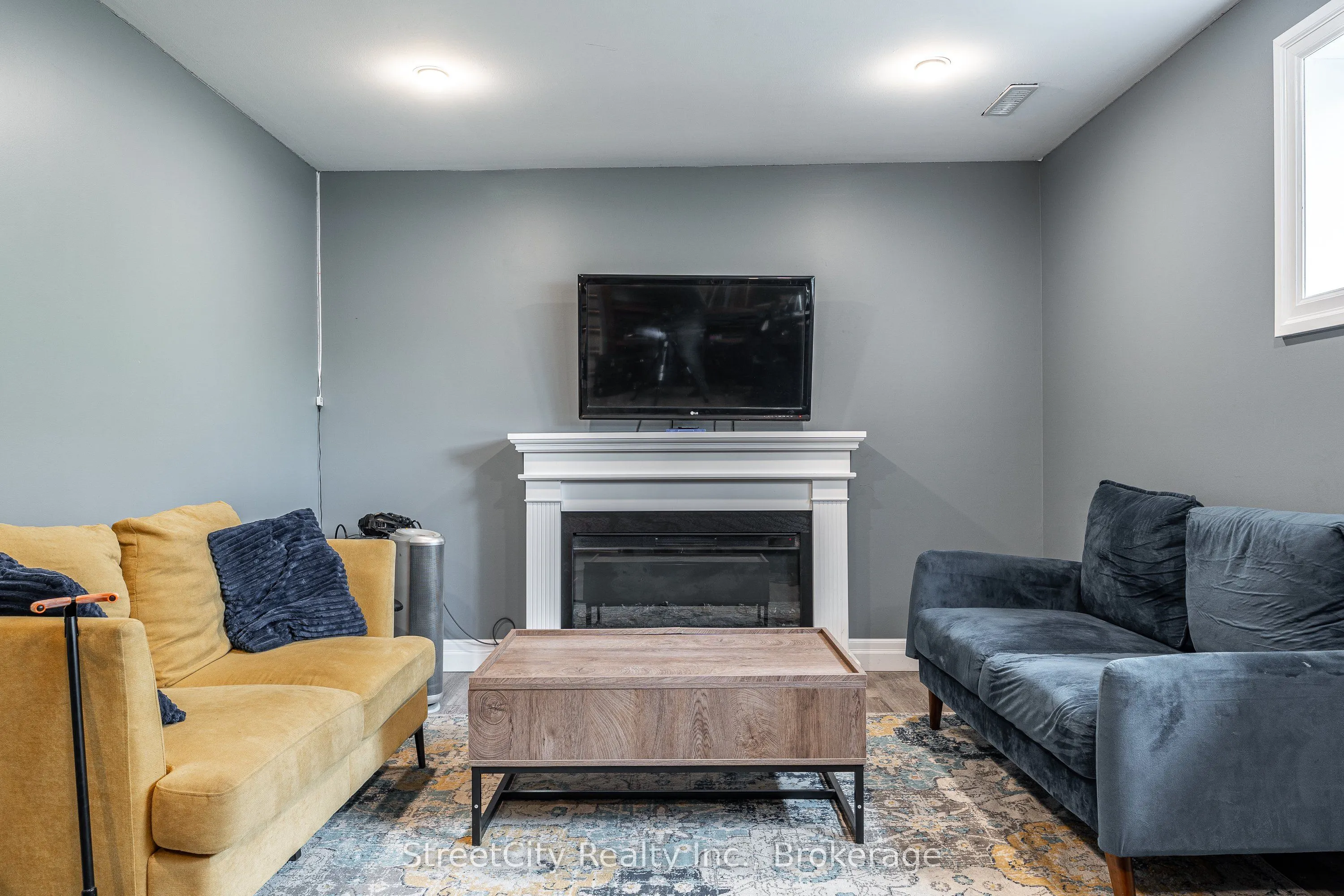 27 Riehl Court