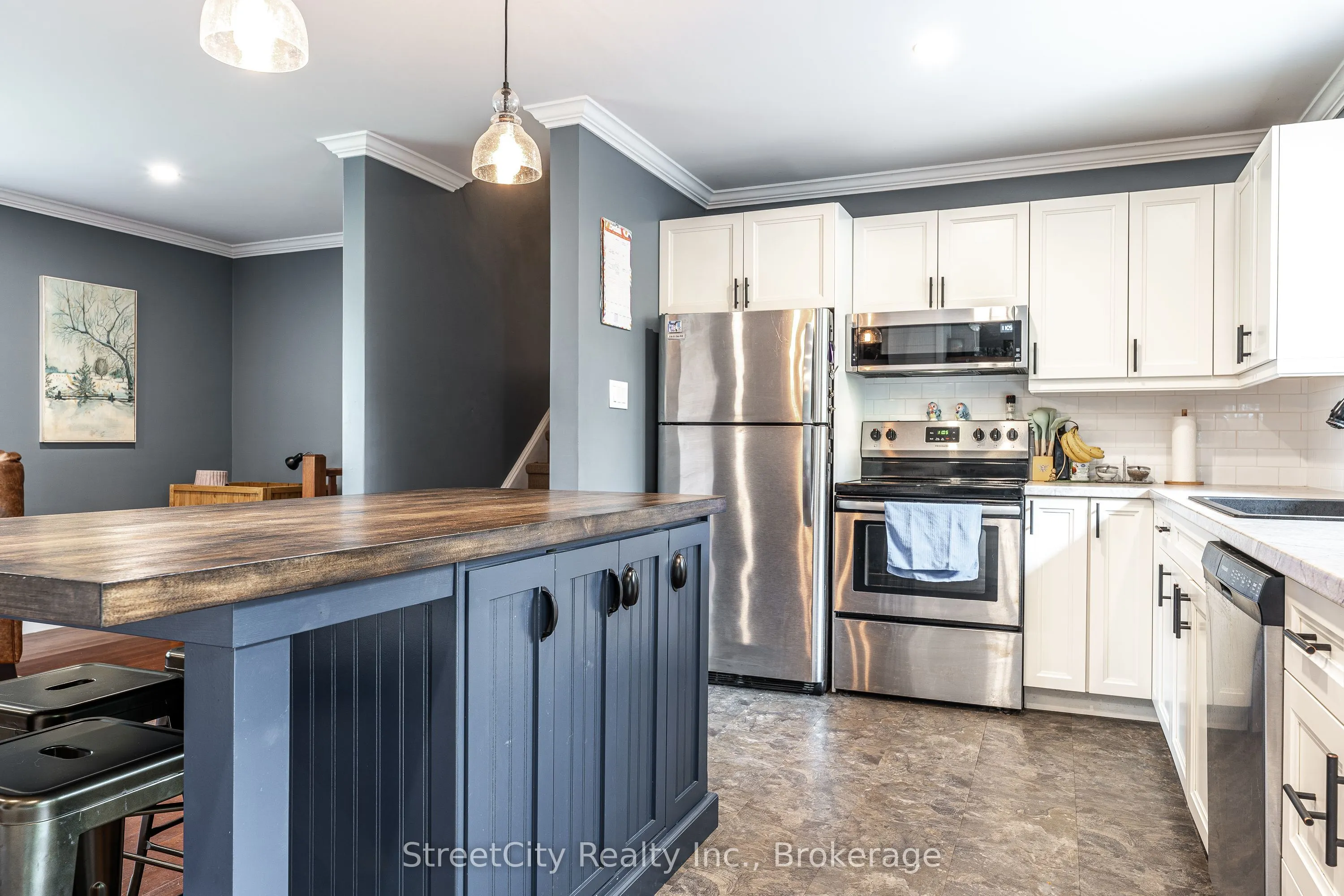 27 Riehl Court