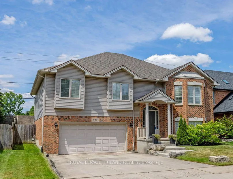 780 WHITEHAVEN Crescent