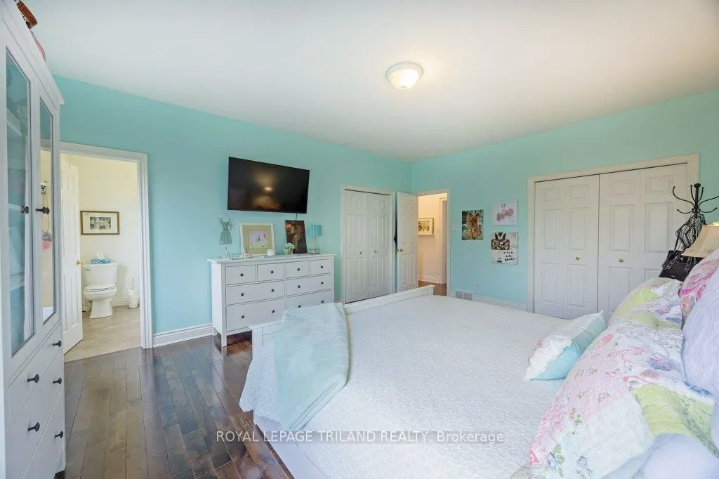 780 WHITEHAVEN Crescent