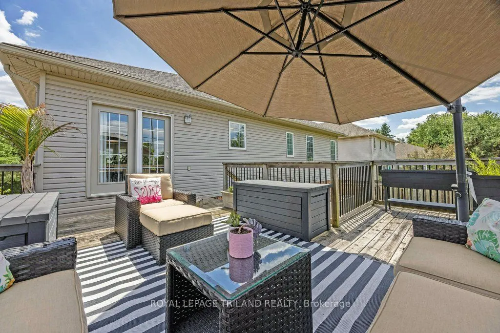 780 WHITEHAVEN Crescent