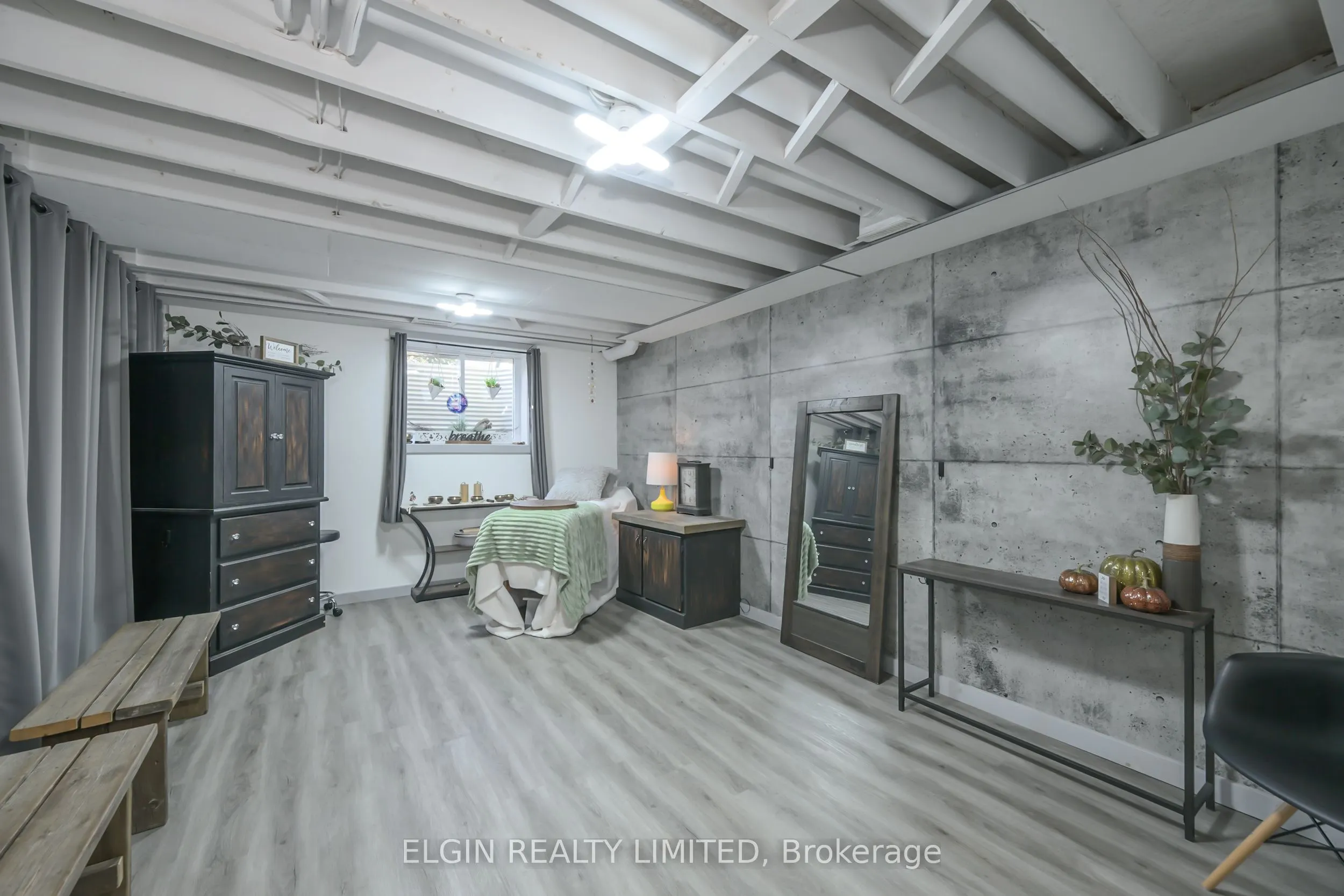 12 RUSSET Lane