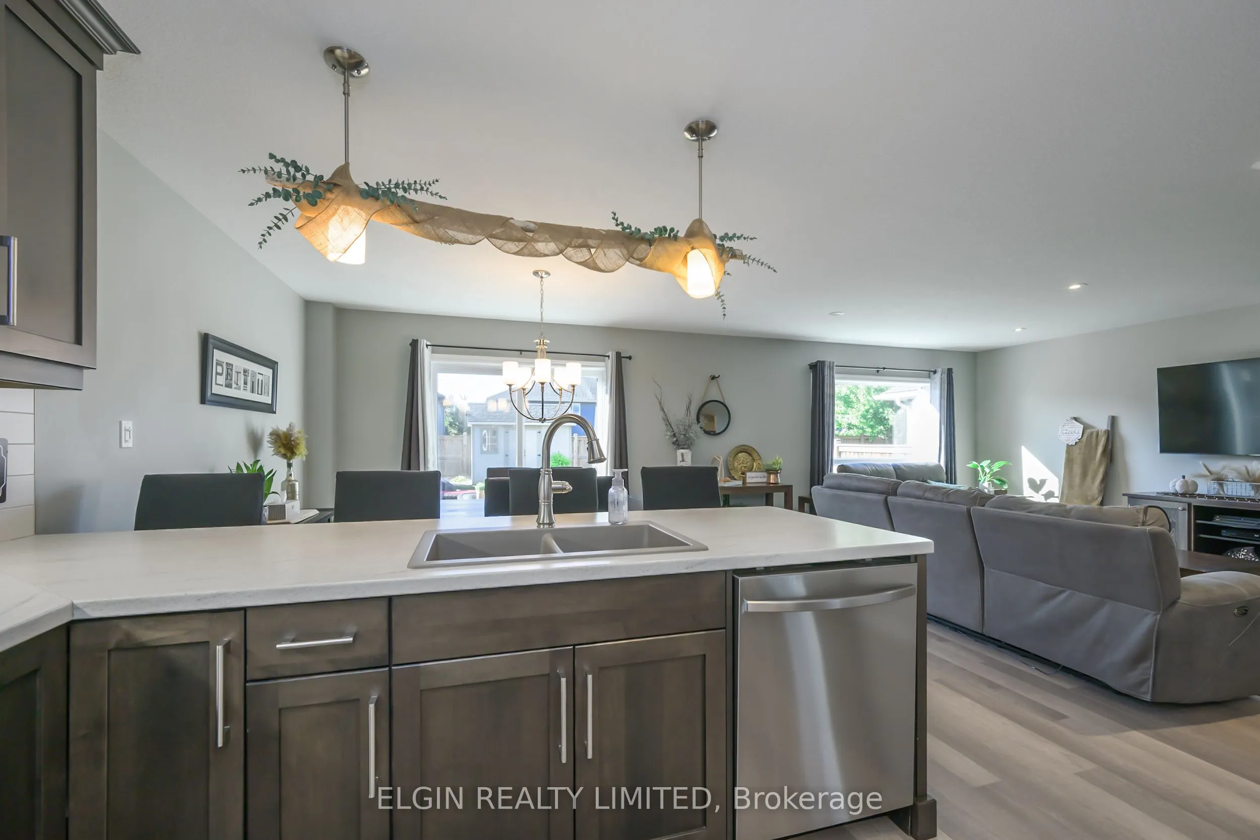 12 RUSSET Lane