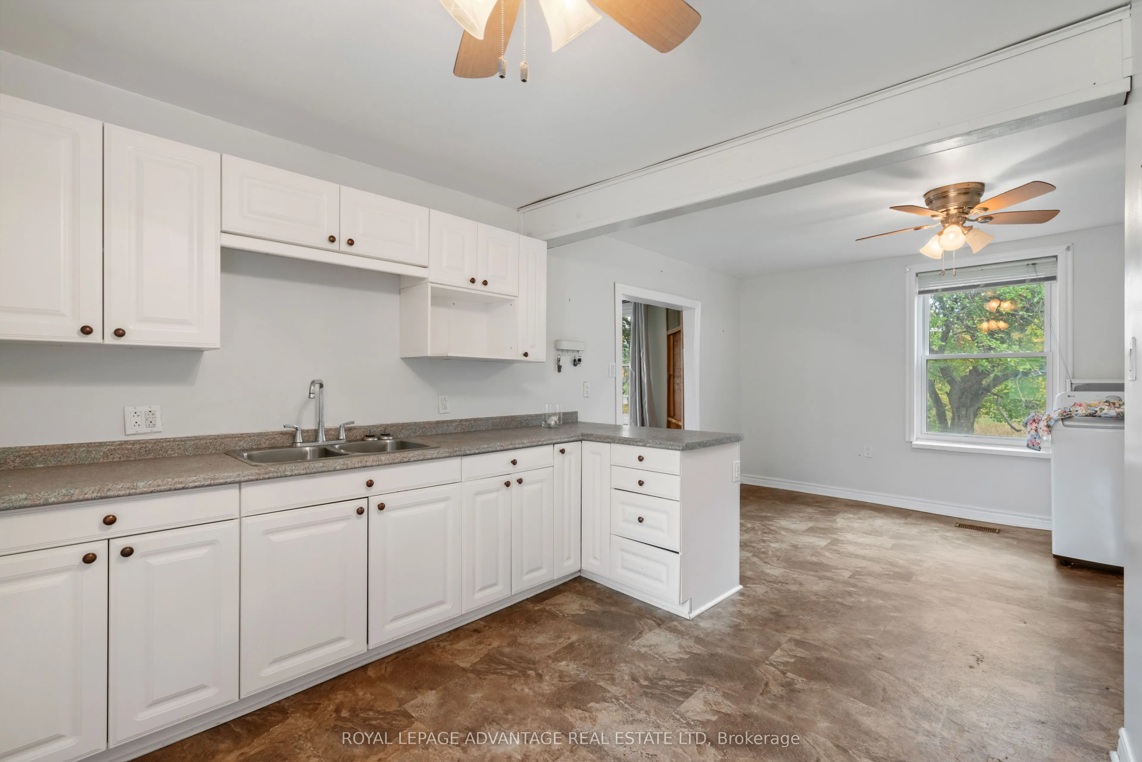 79 Broadview Avenue W