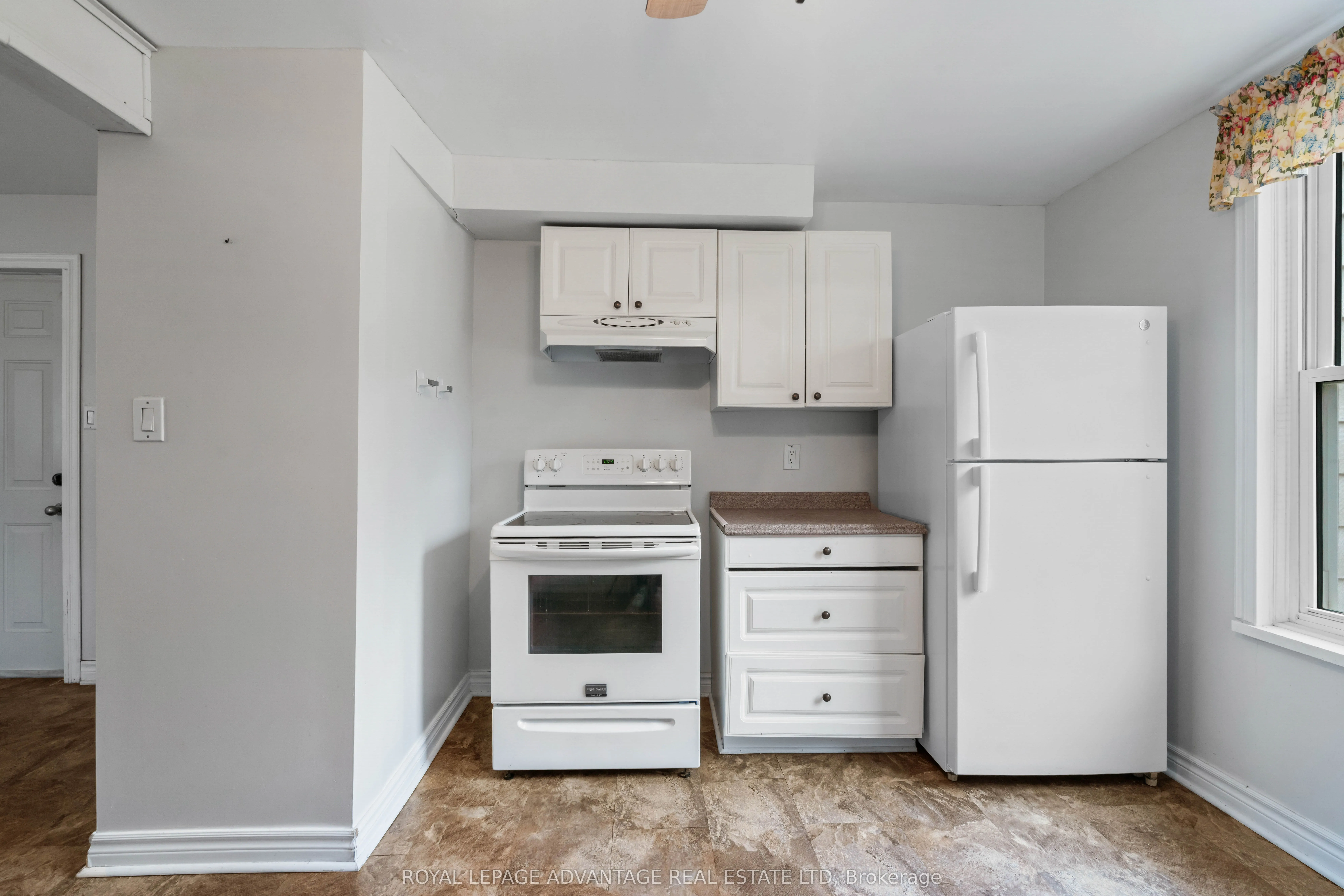 79 Broadview Avenue W