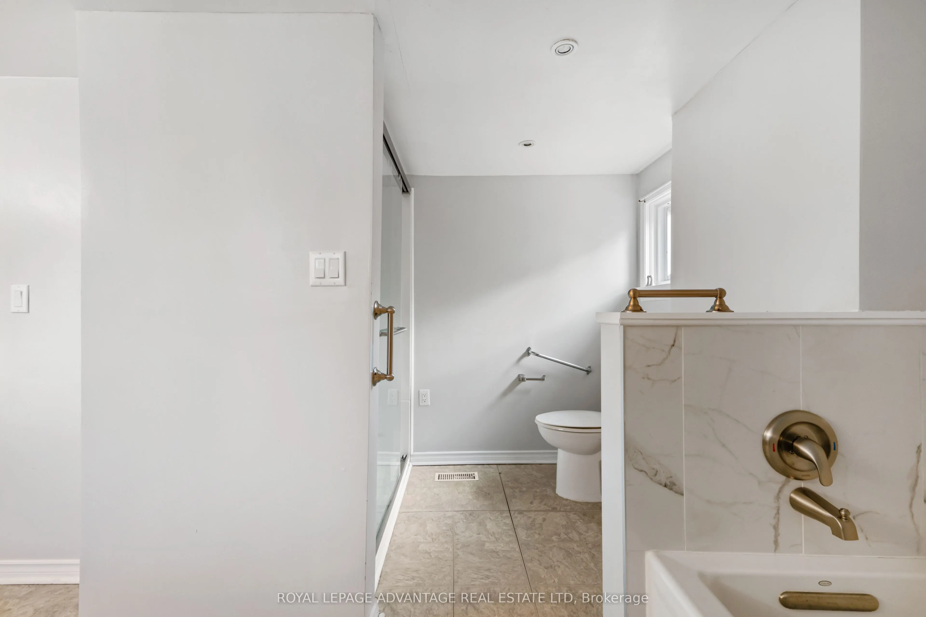 79 Broadview Avenue W