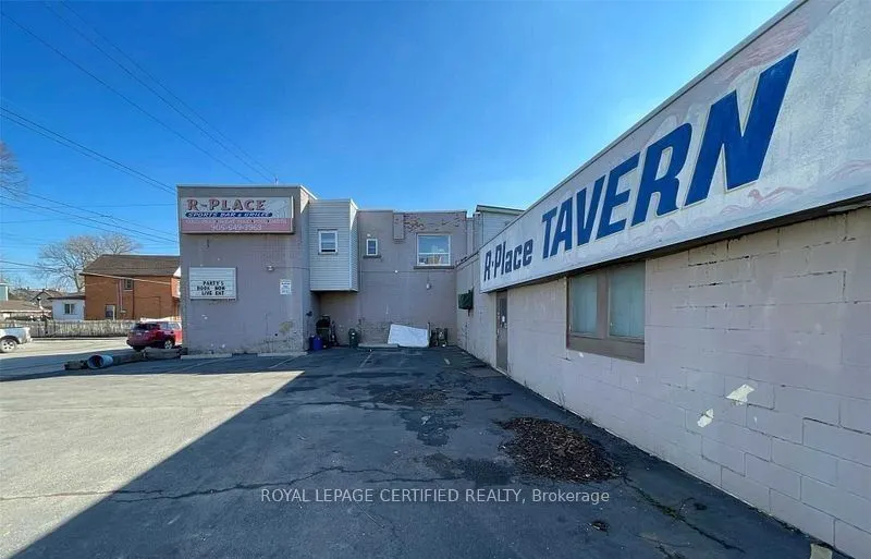 172 Beach Road N