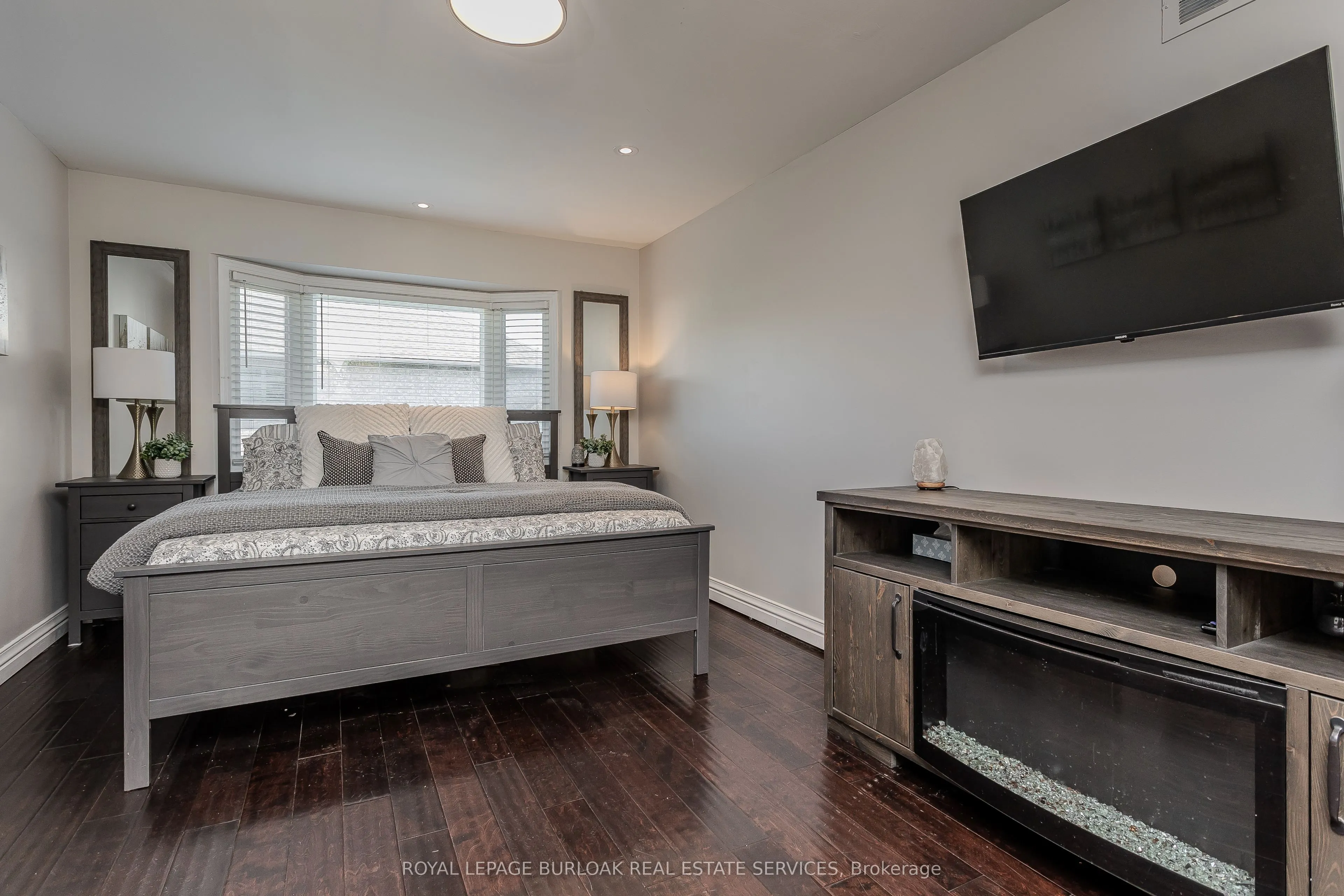 96 Laurendale Avenue