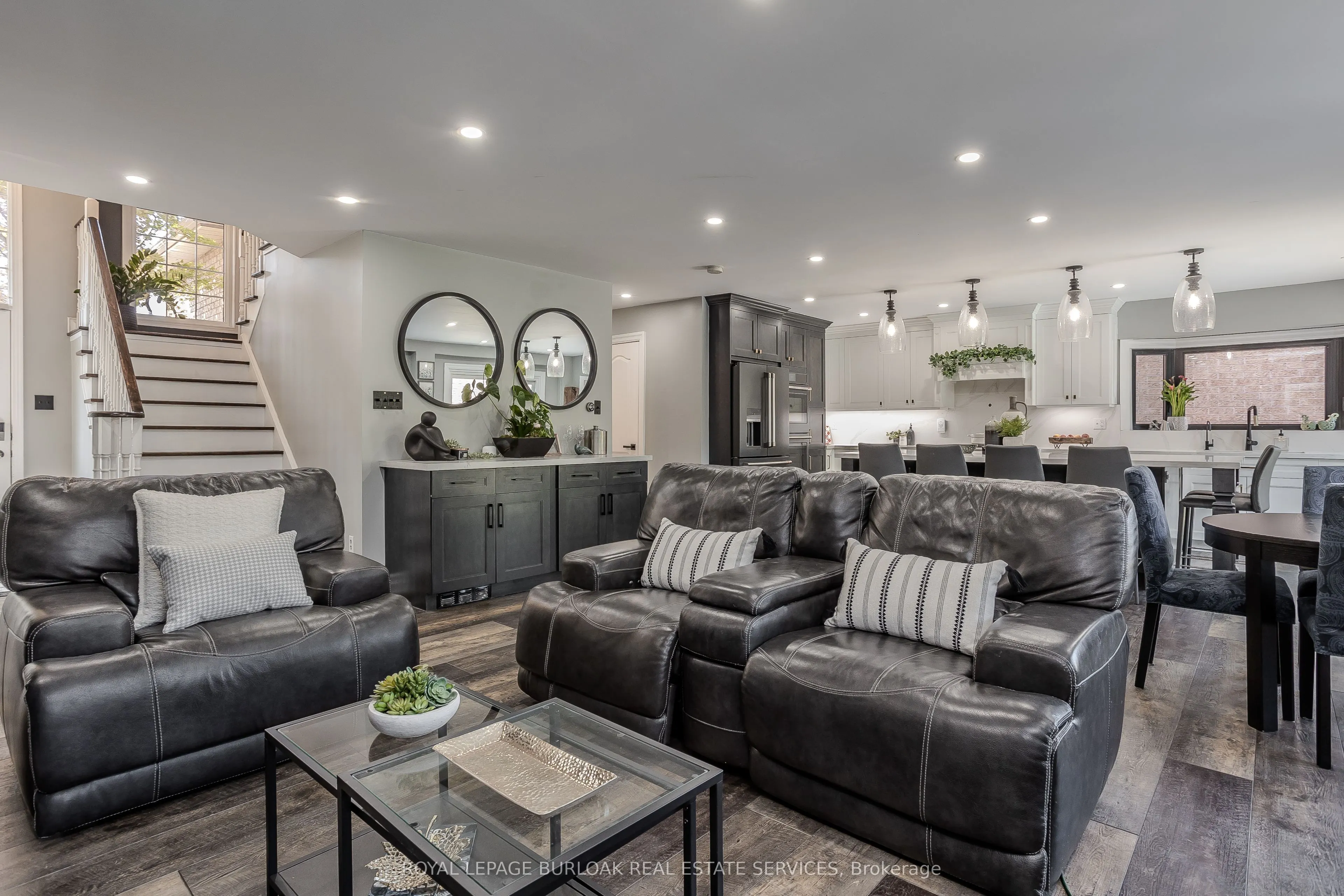 96 Laurendale Avenue