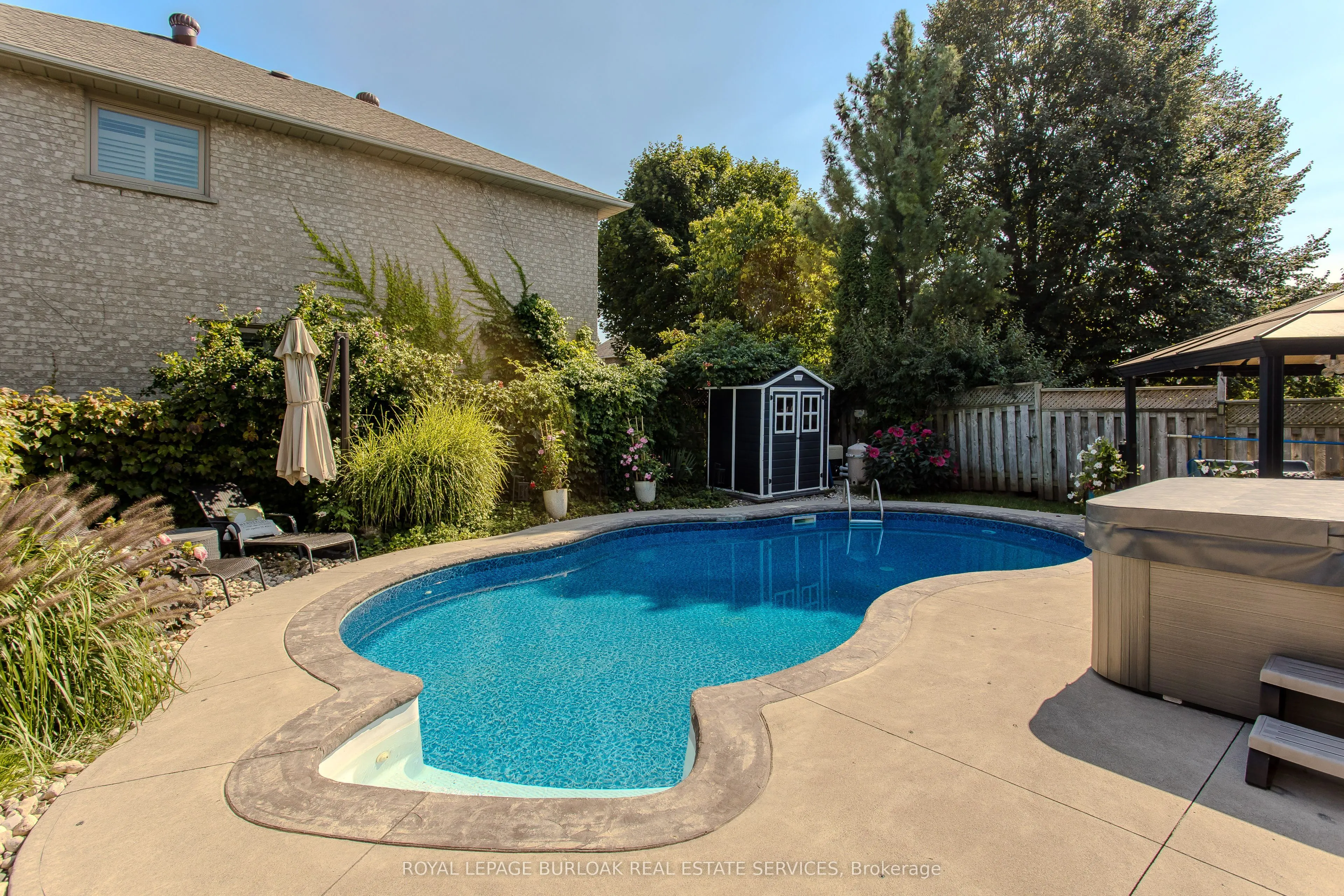 96 Laurendale Avenue