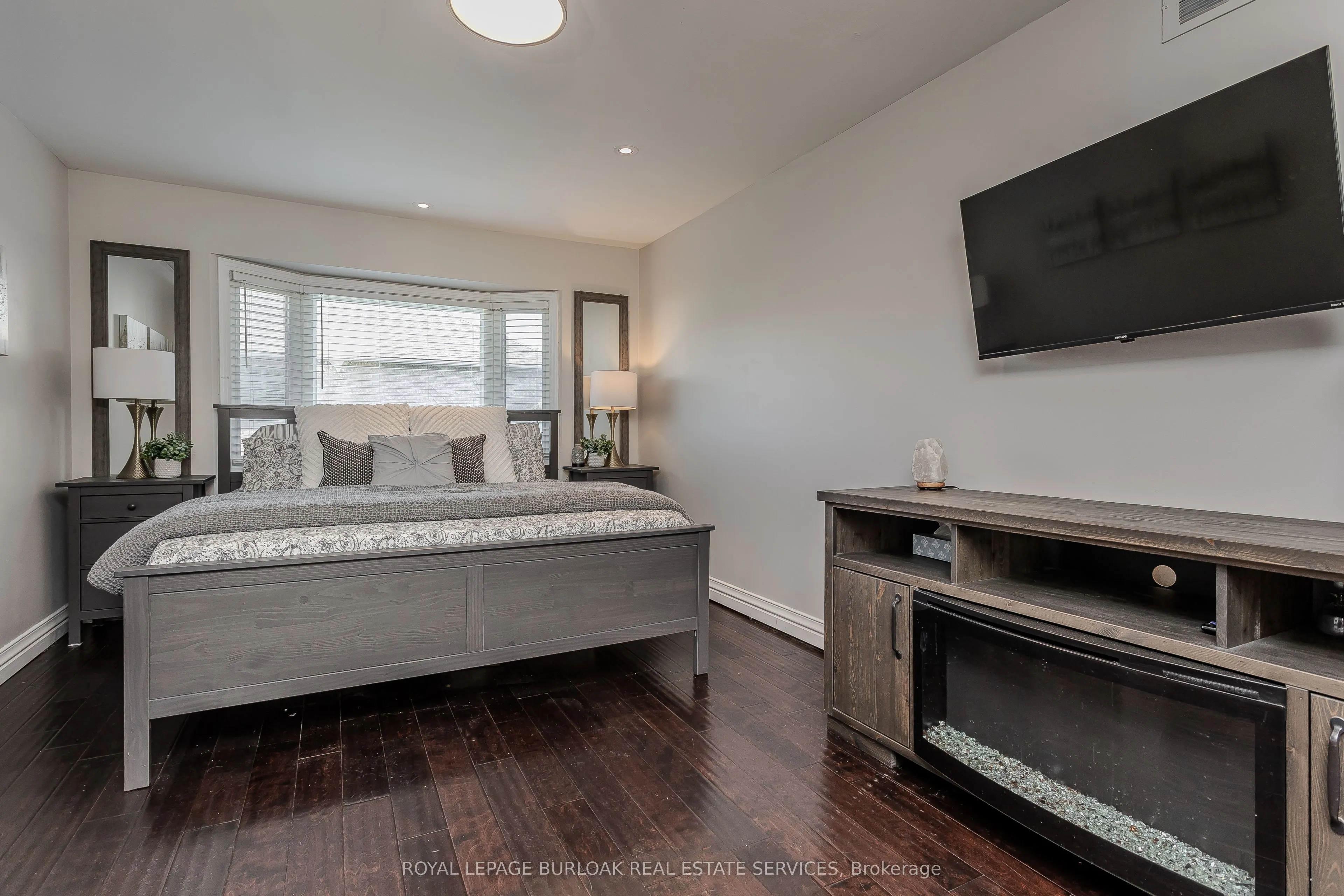 96 Laurendale Avenue