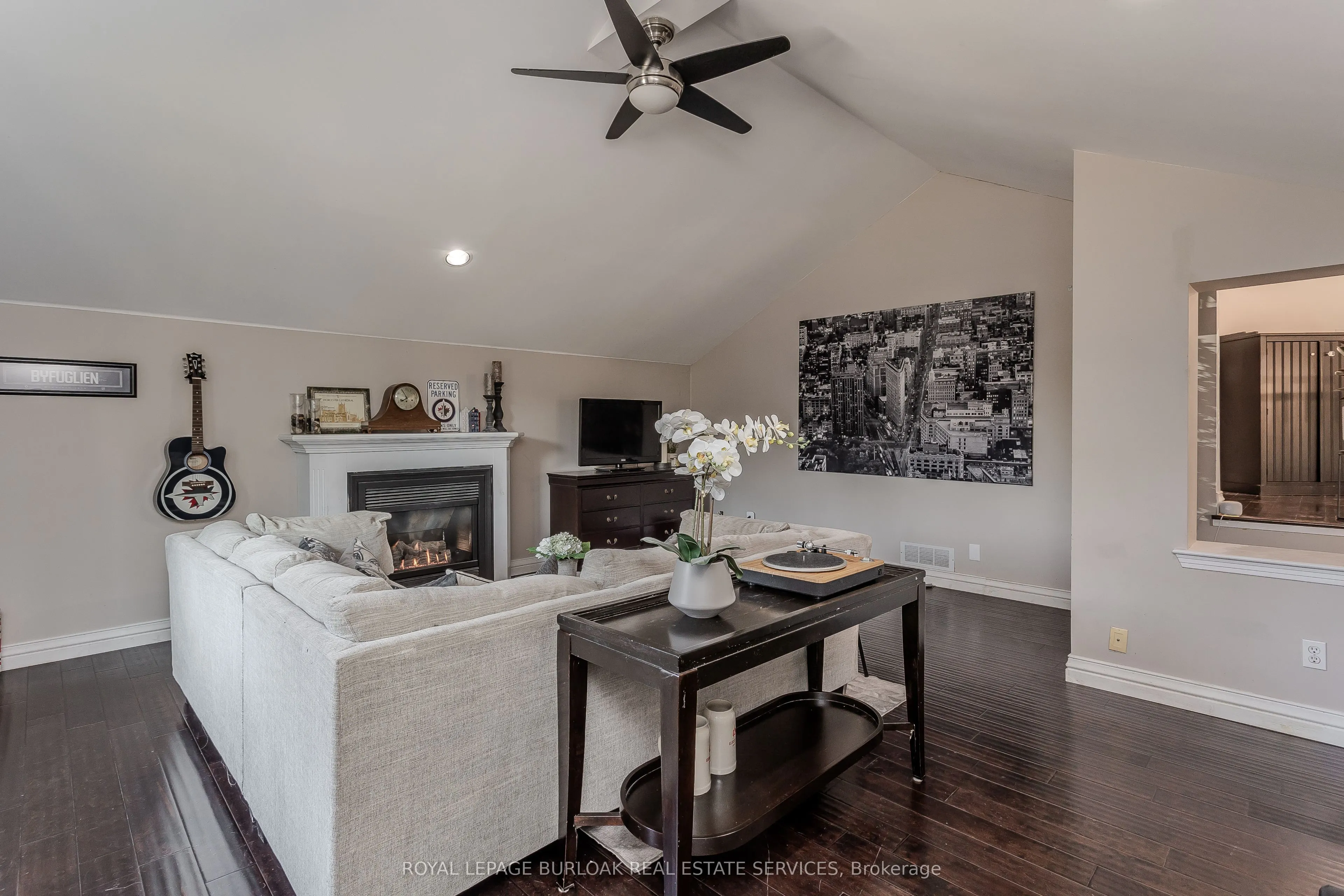 96 Laurendale Avenue