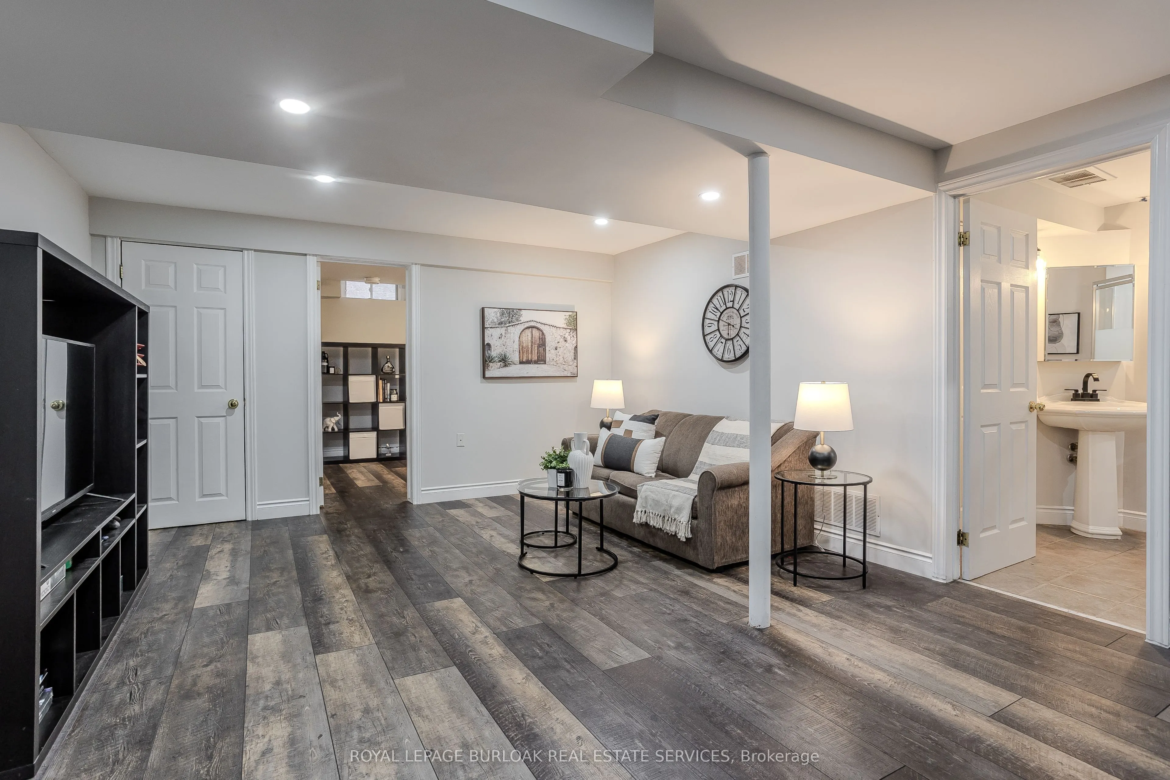 96 Laurendale Avenue
