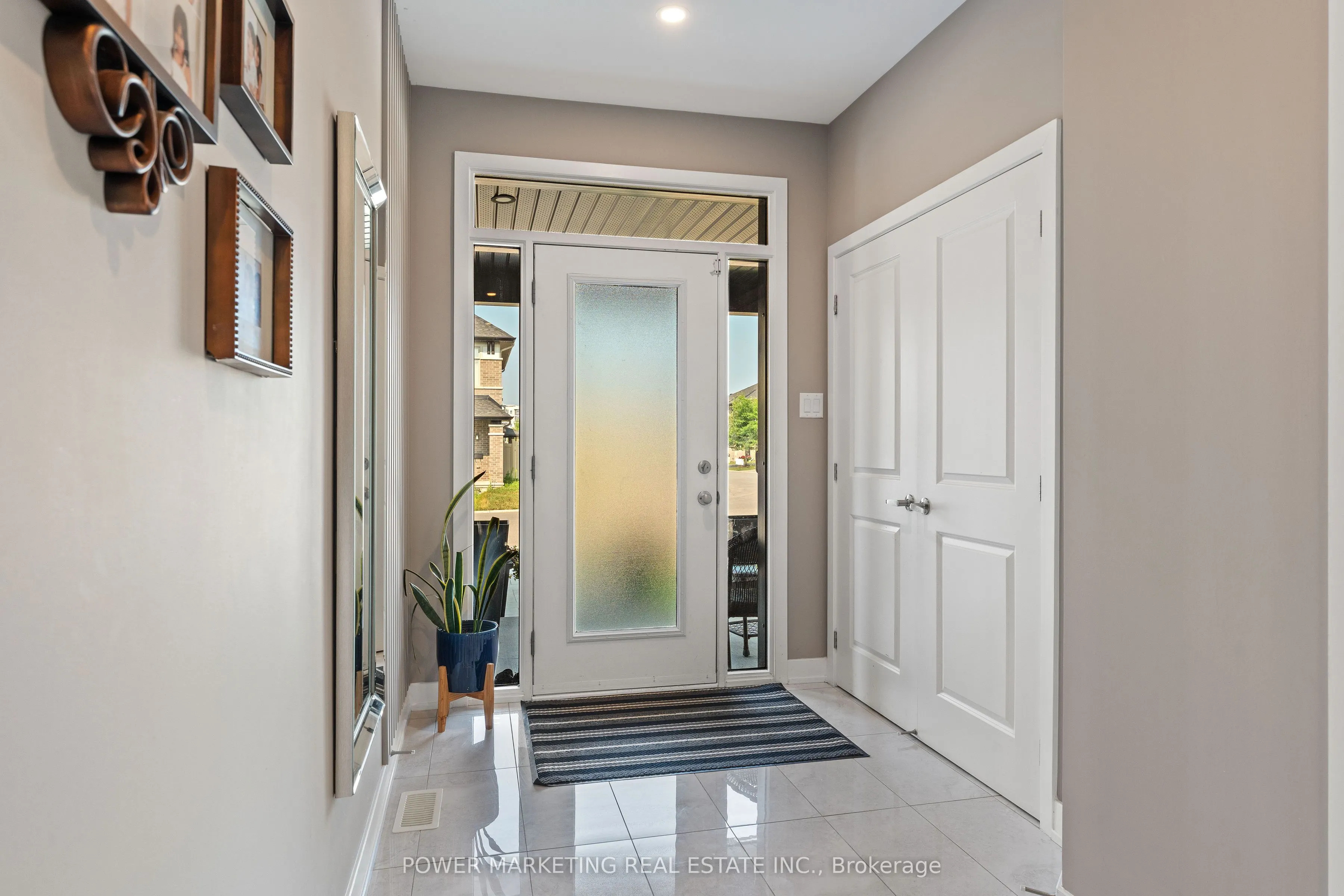 74 Finsbury Avenue