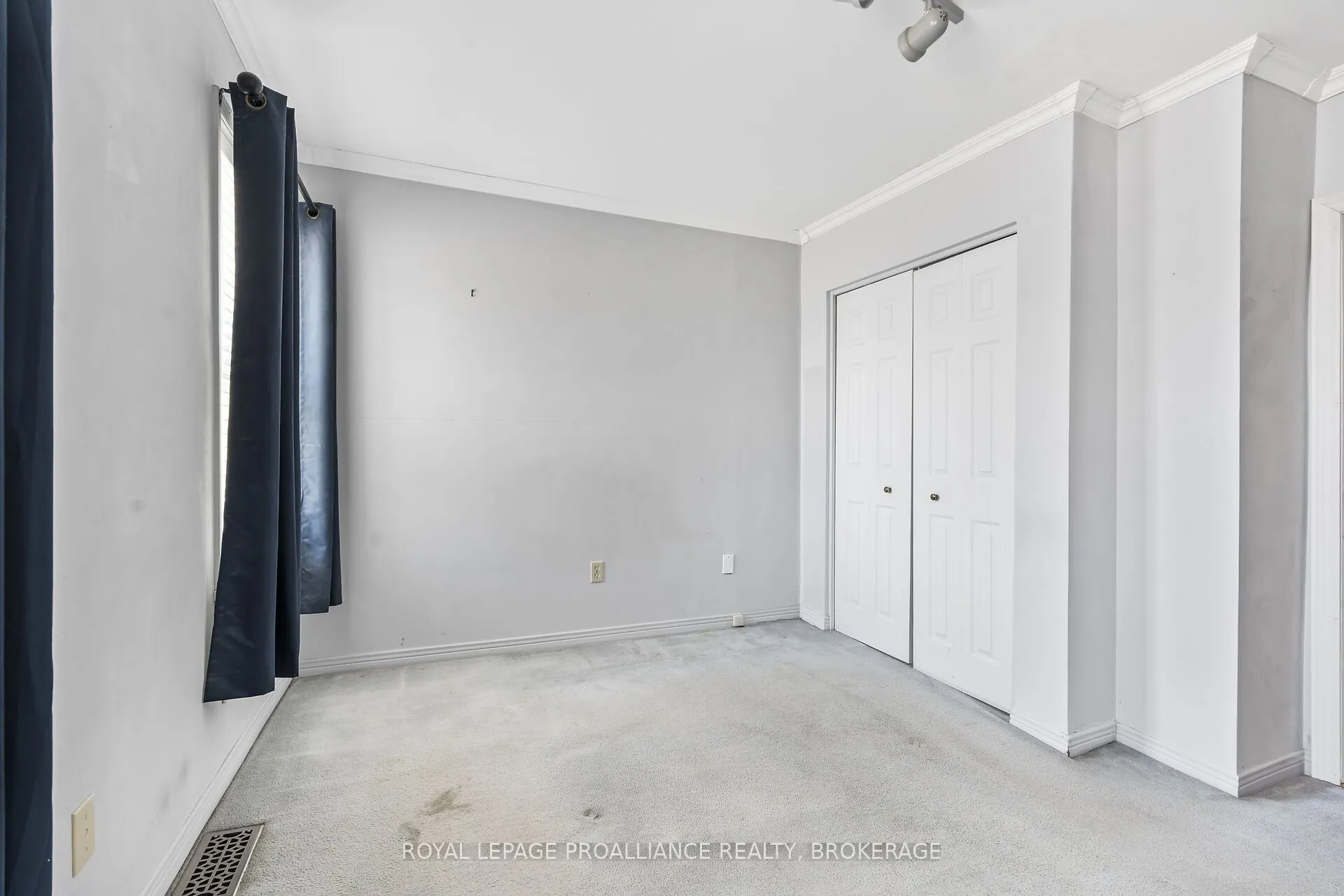 272 Wellington Street
