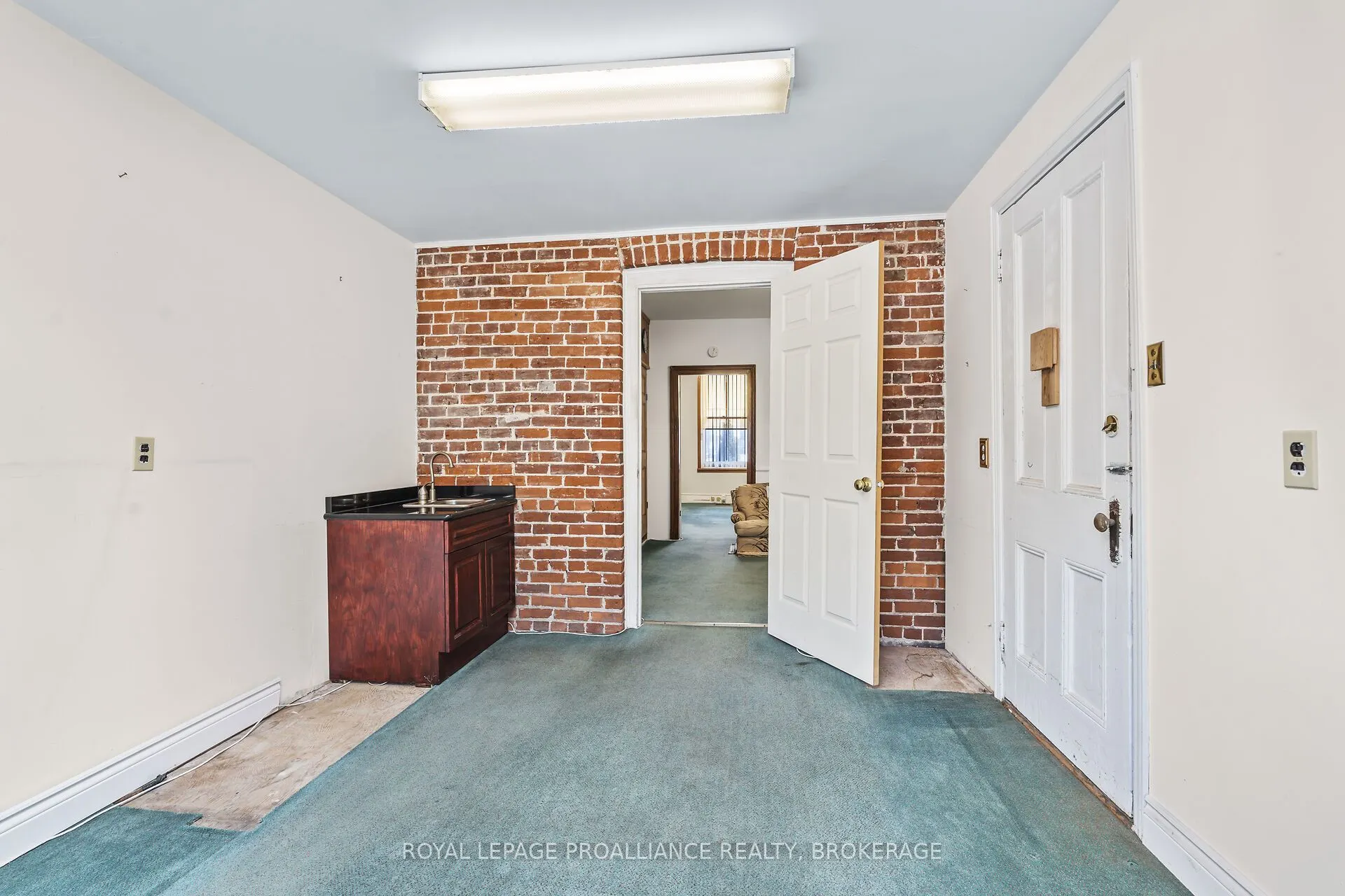 272 Wellington Street