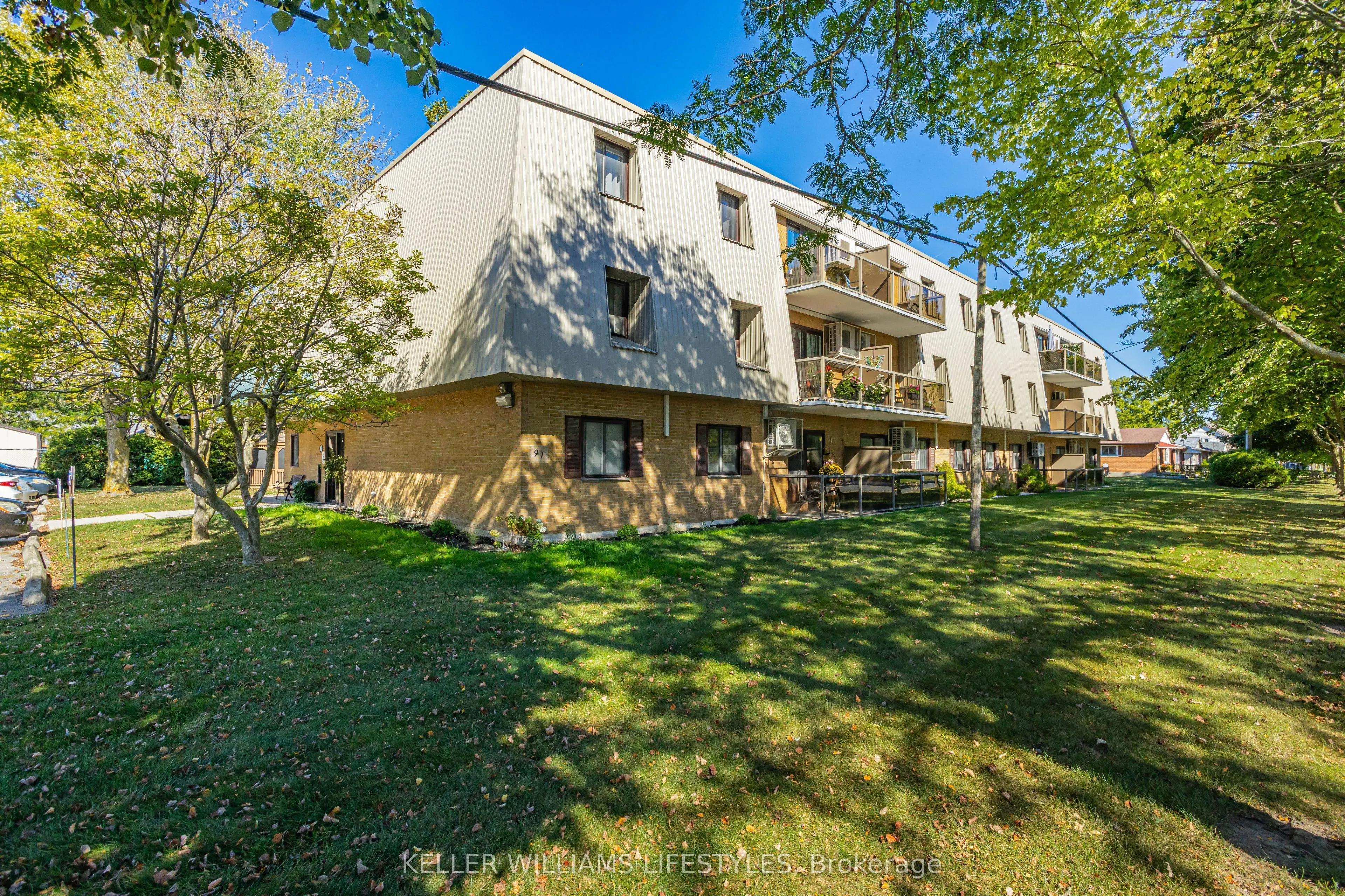 91 Spruce Street W, #307