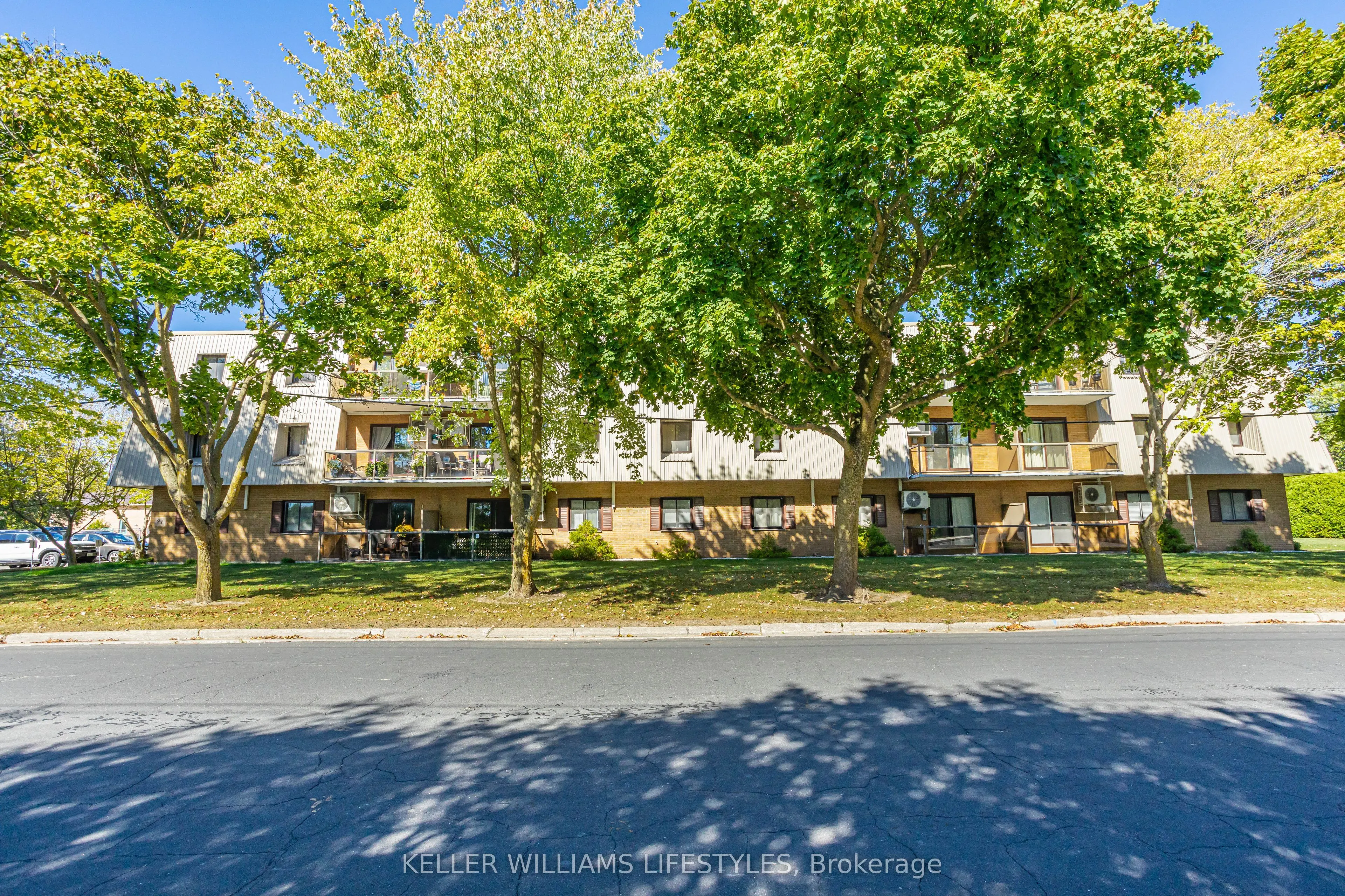 91 Spruce Street W, #307