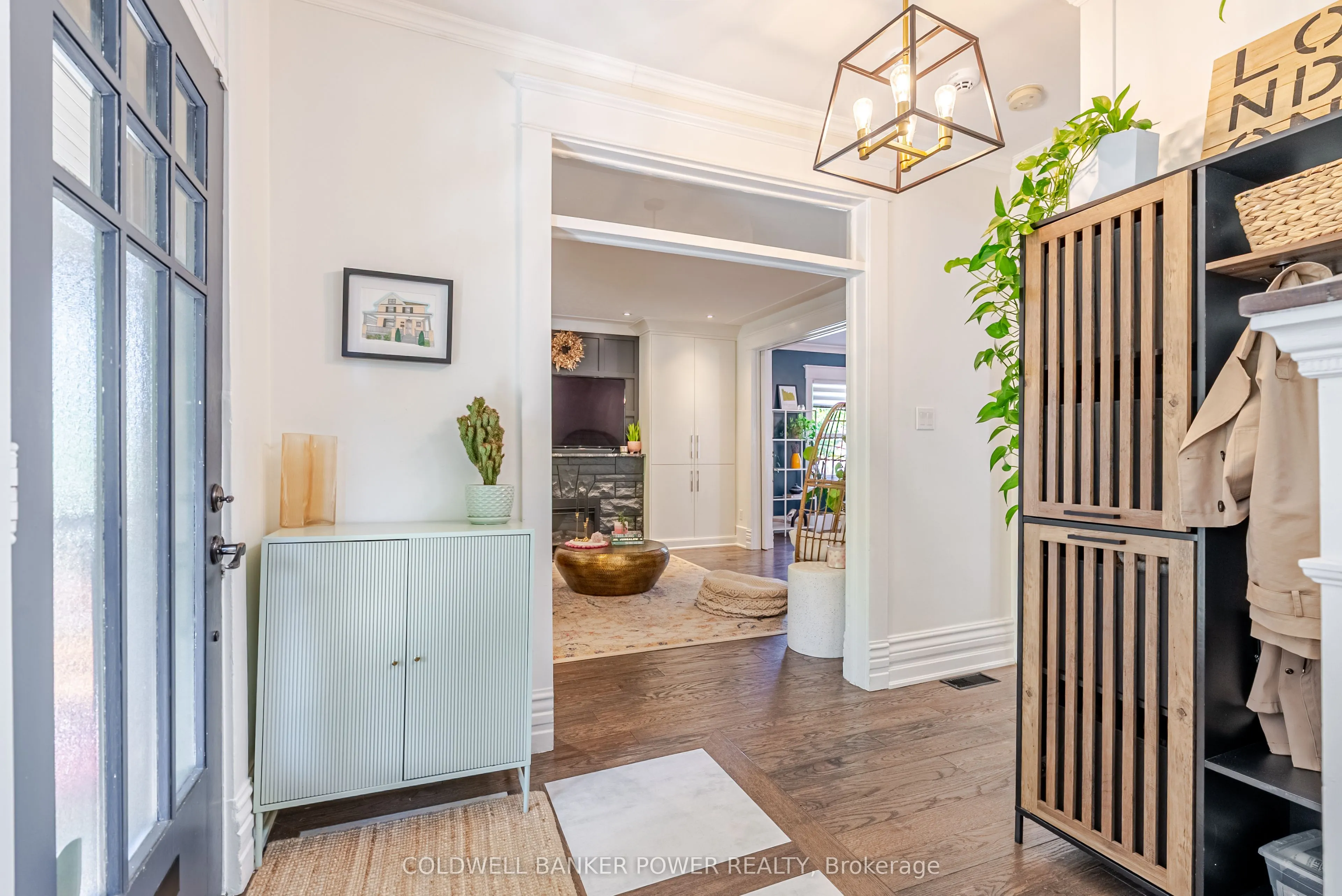 20 Elmwood Avenue E