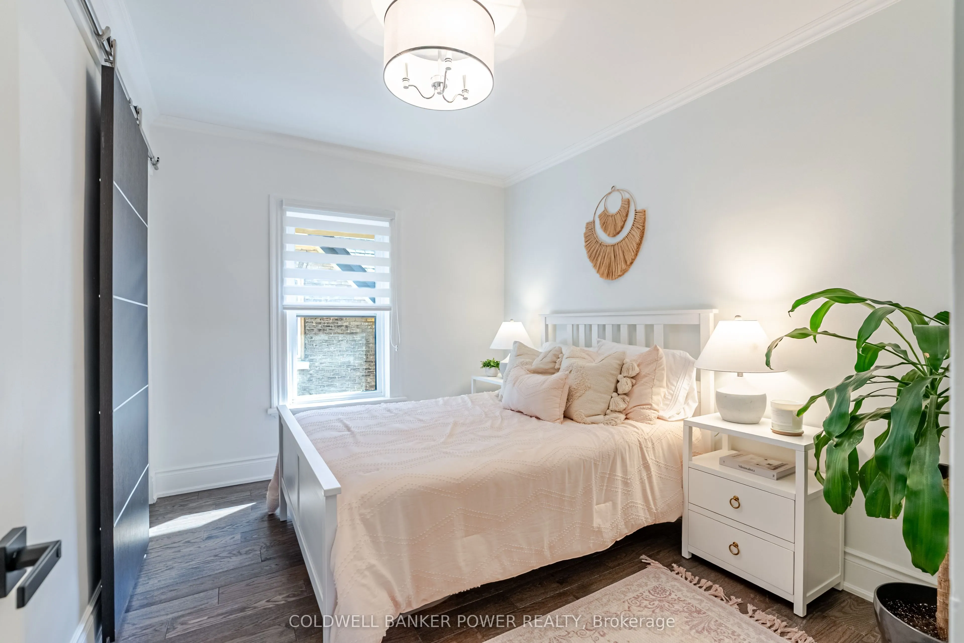 20 Elmwood Avenue E