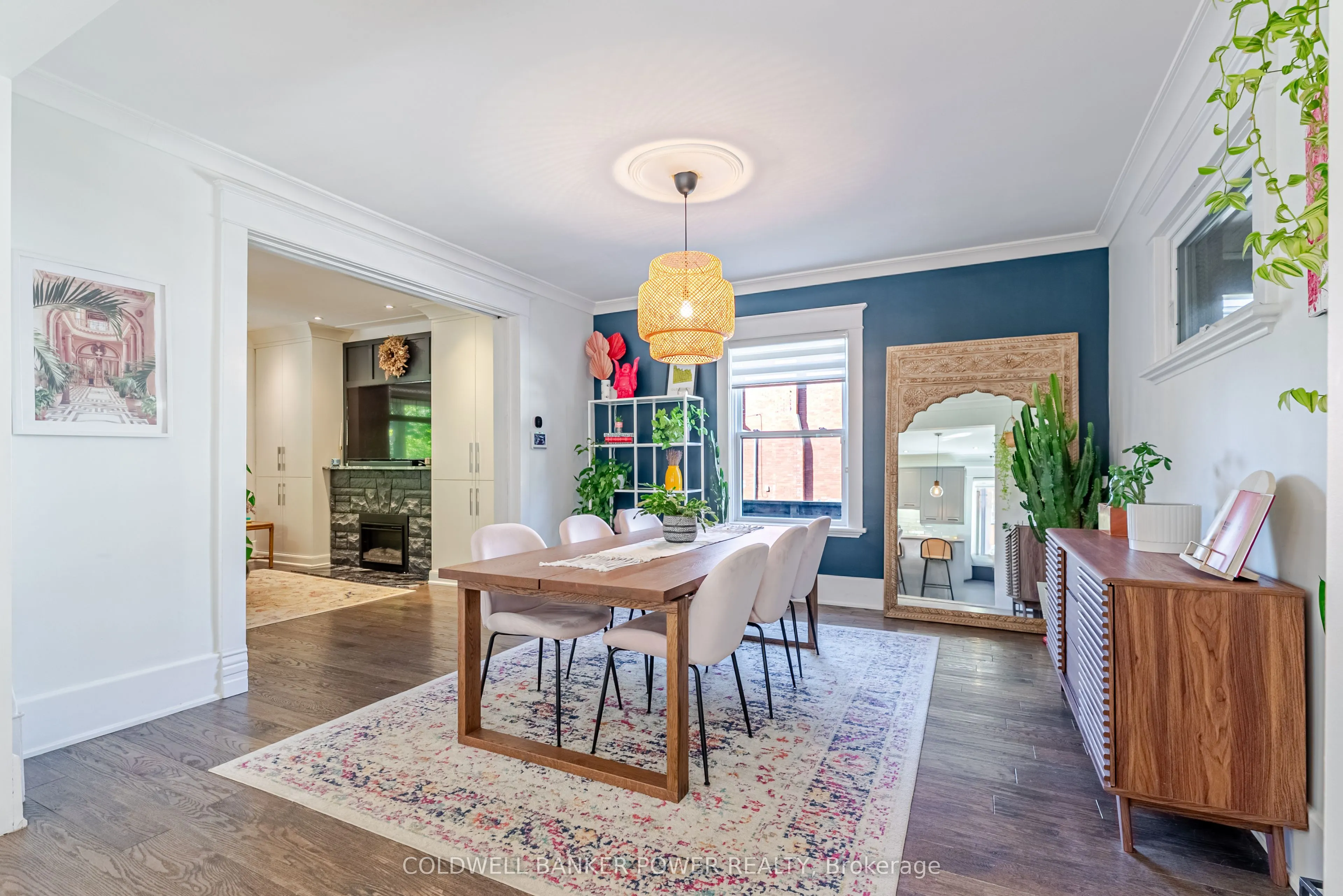 20 Elmwood Avenue E
