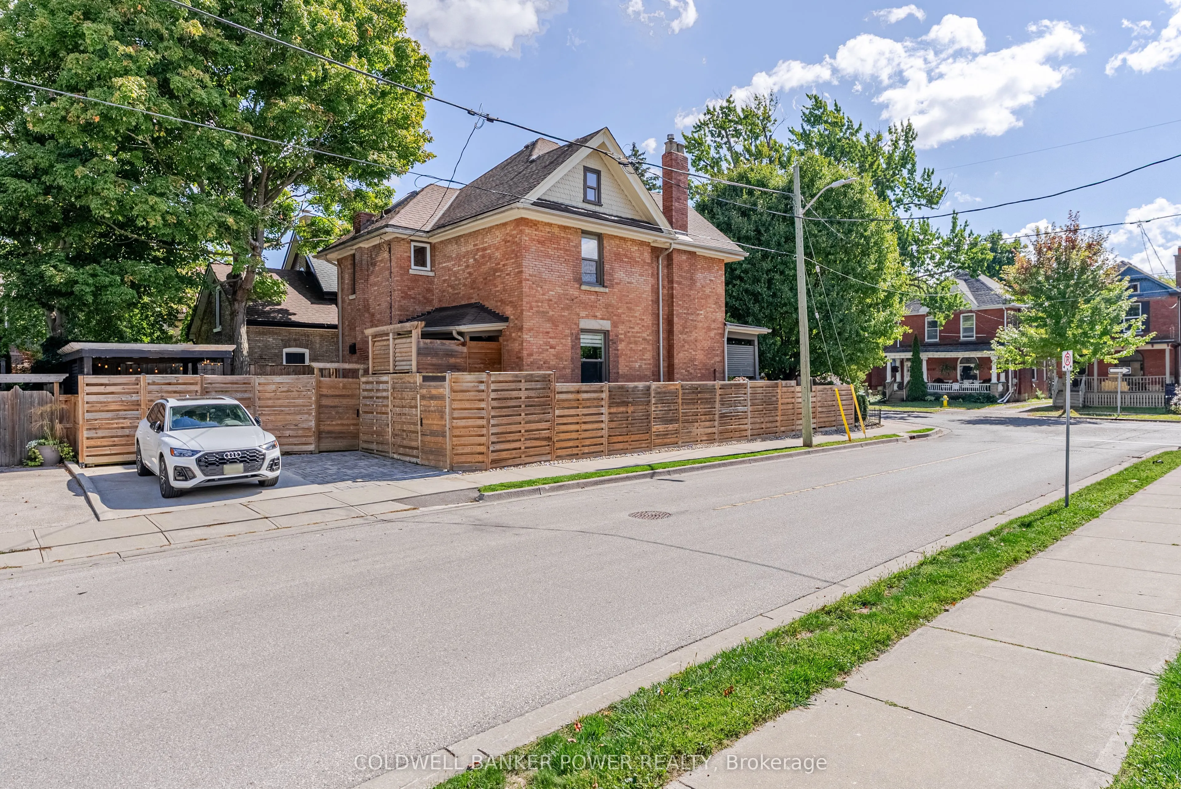 20 Elmwood Avenue E