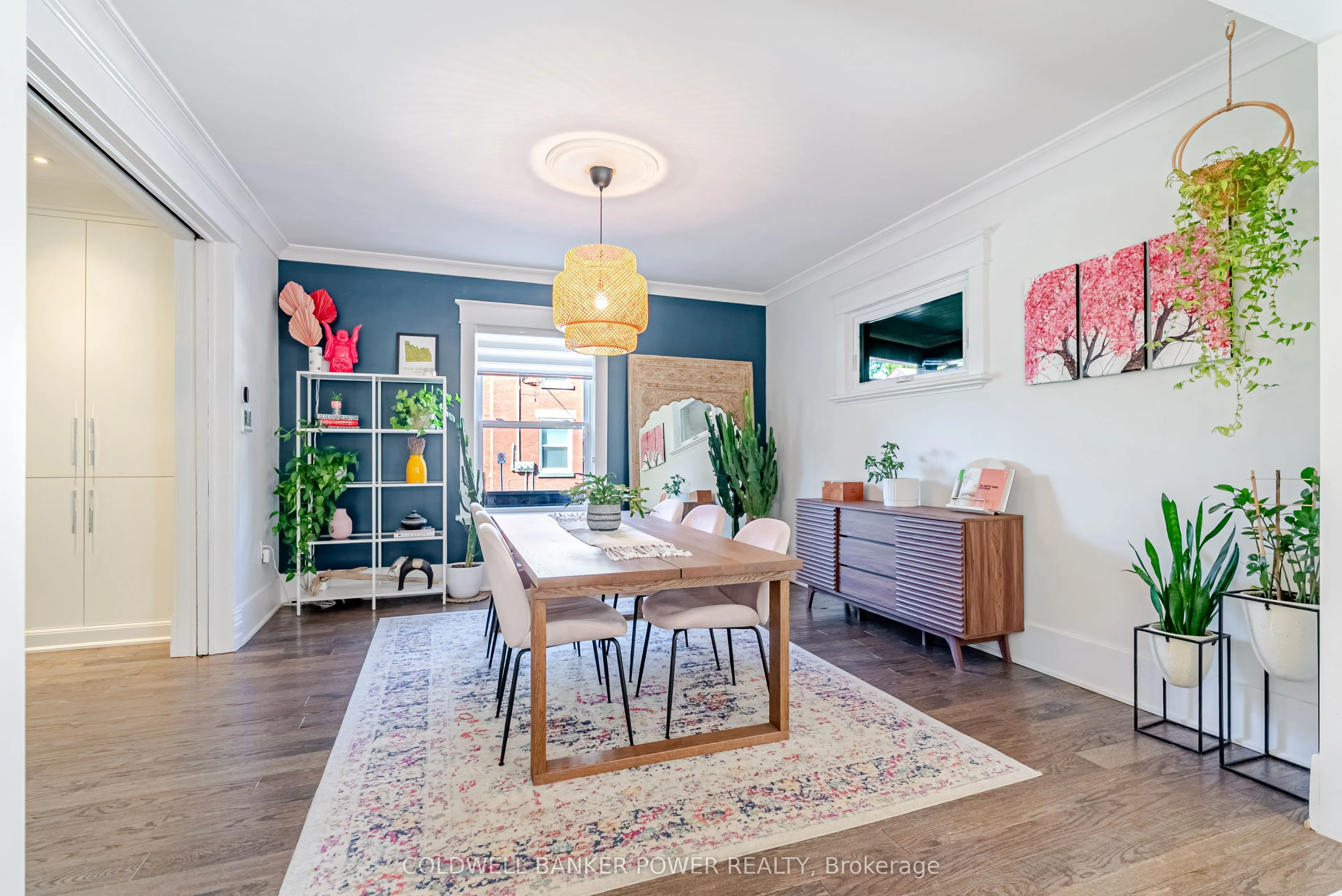 20 Elmwood Avenue E