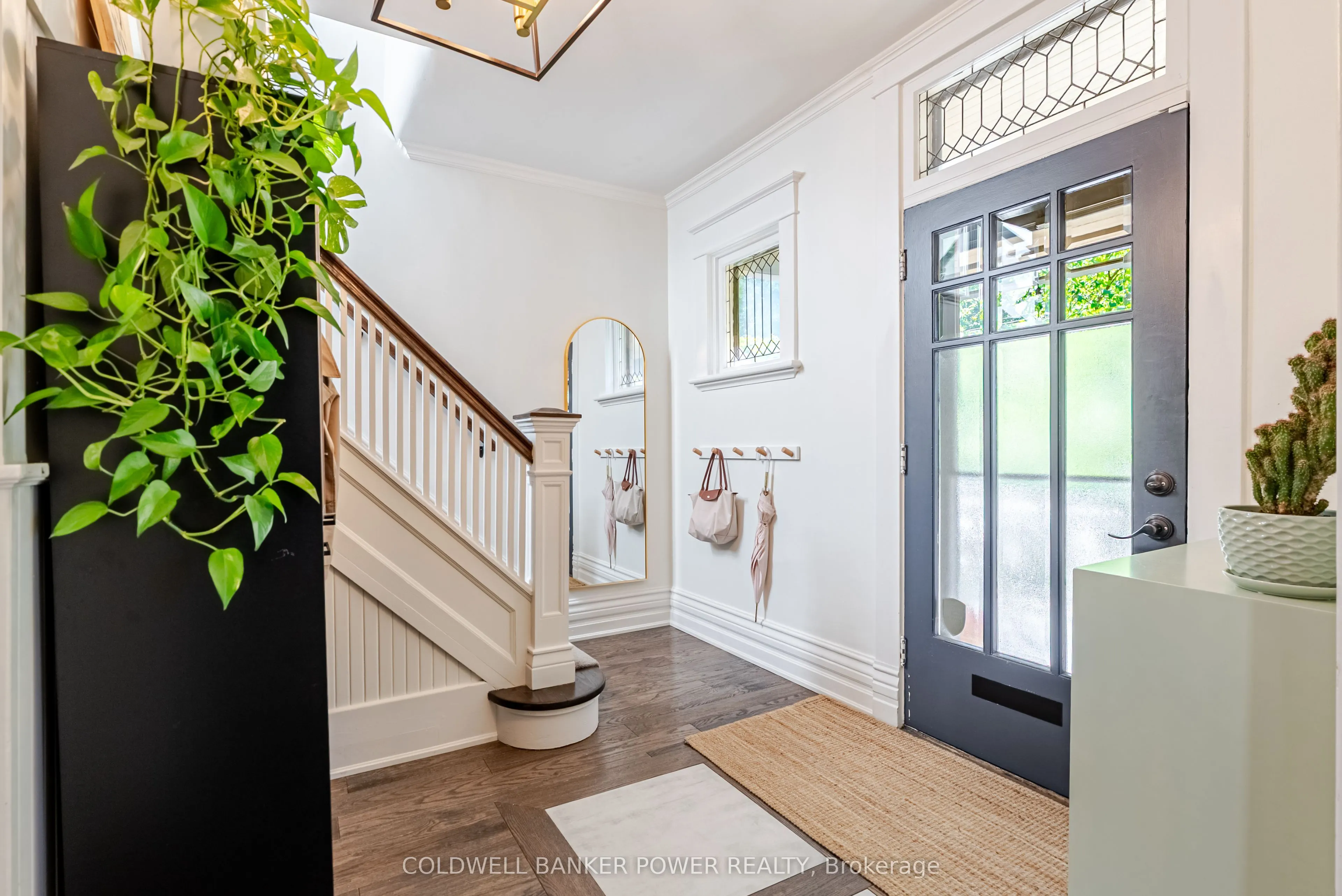 20 Elmwood Avenue E