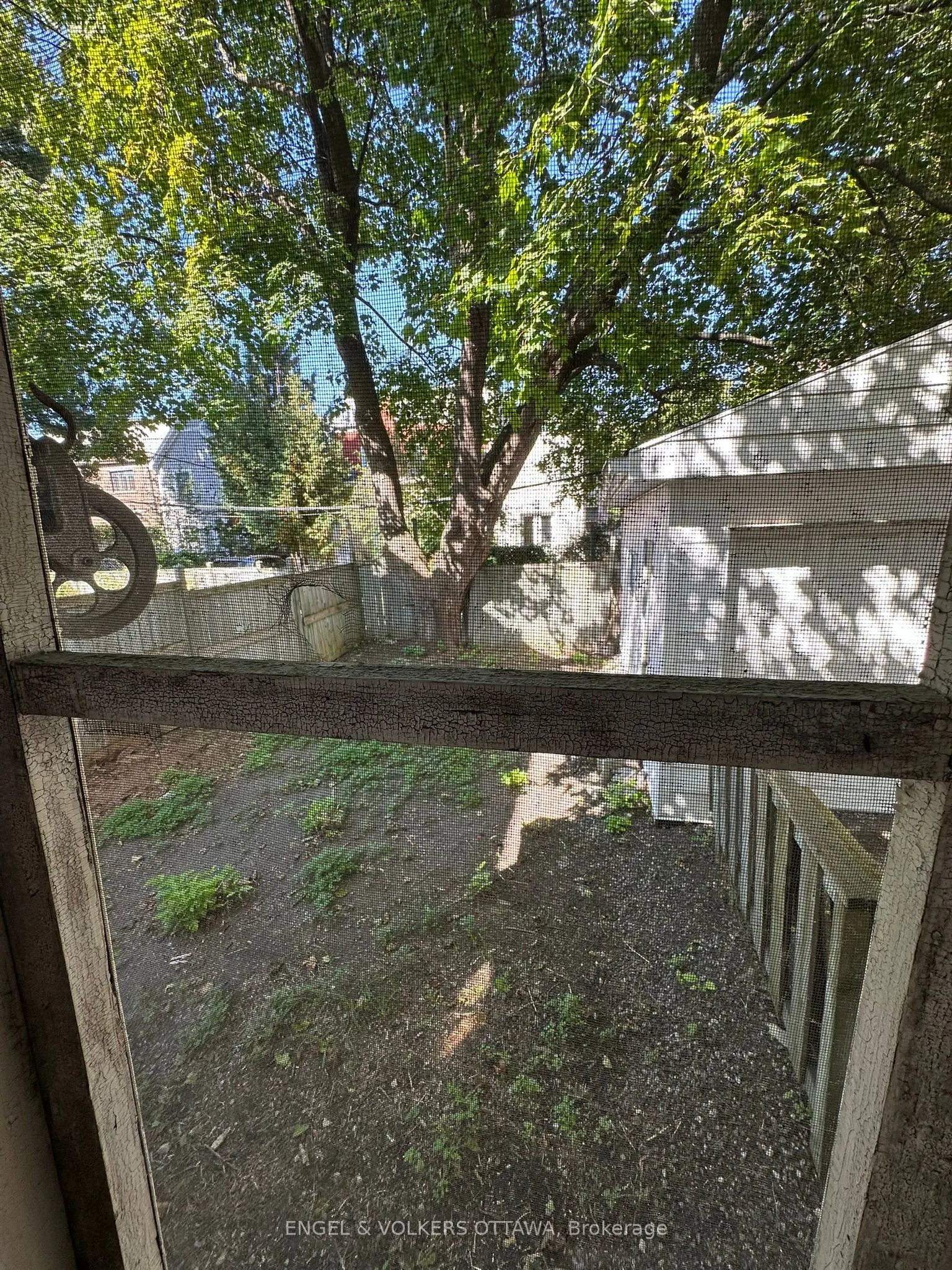 89 Waverley Street E