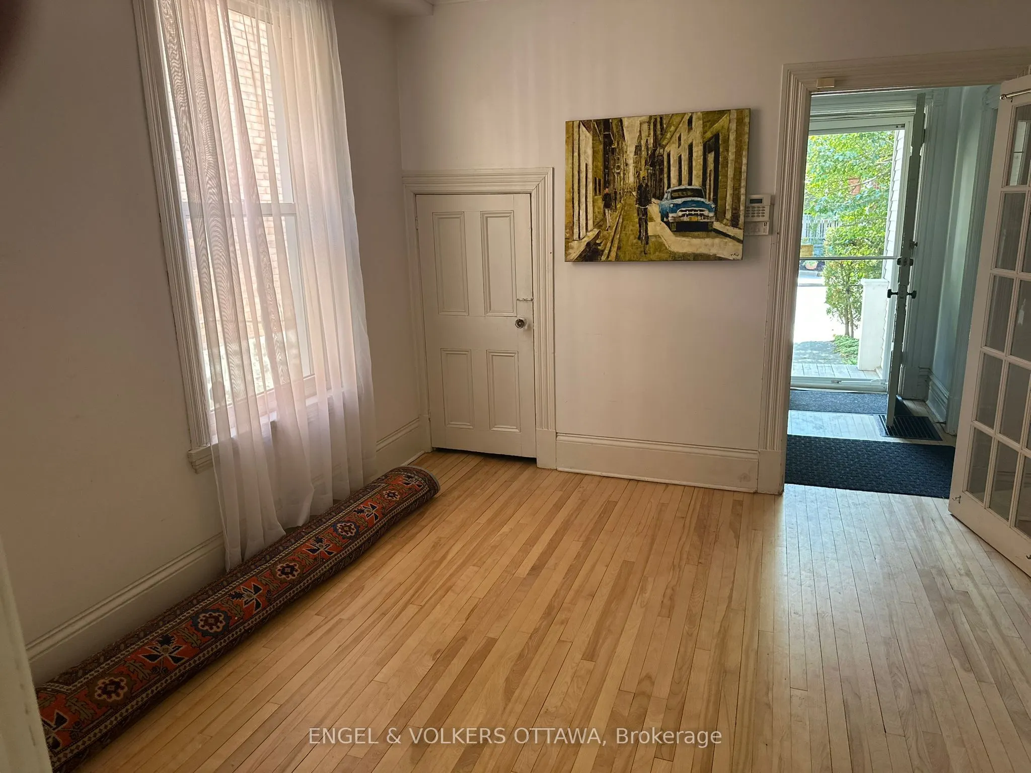 89 Waverley Street E