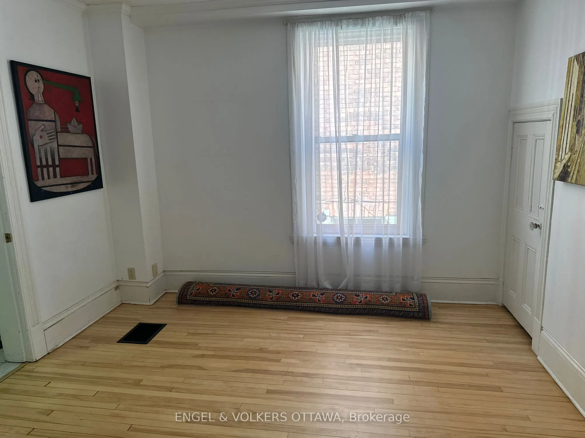 89 Waverley Street E