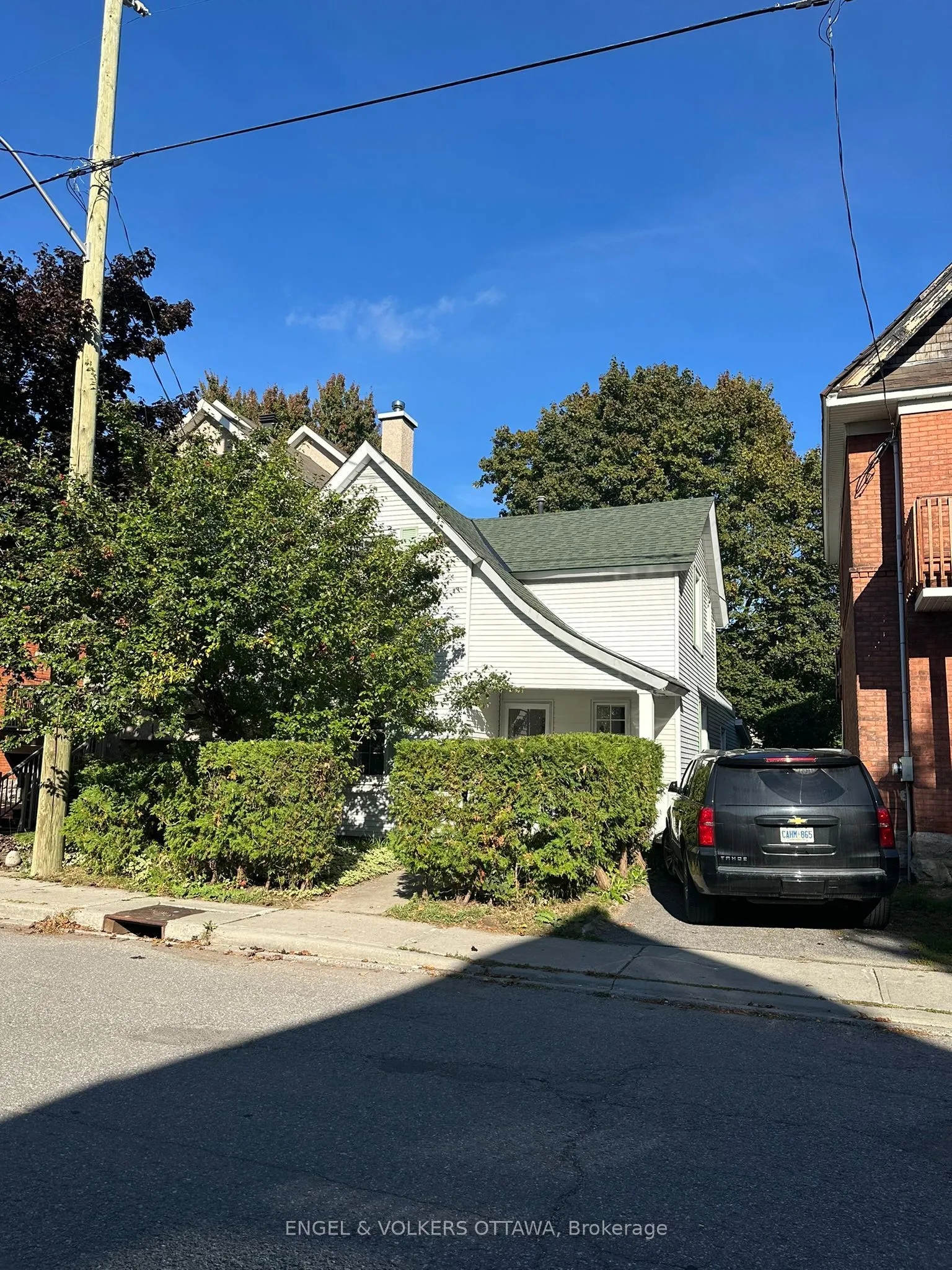 89 Waverley Street E