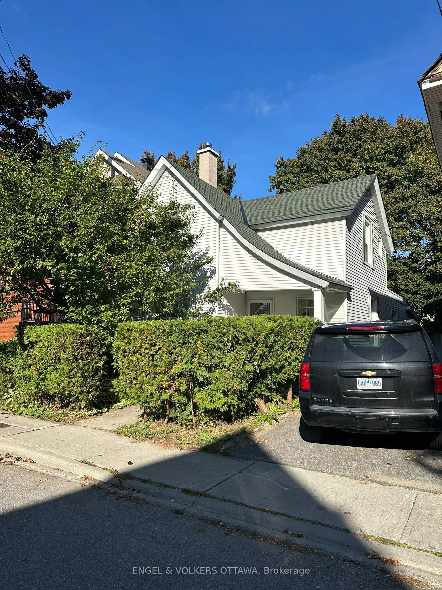 89 Waverley Street E