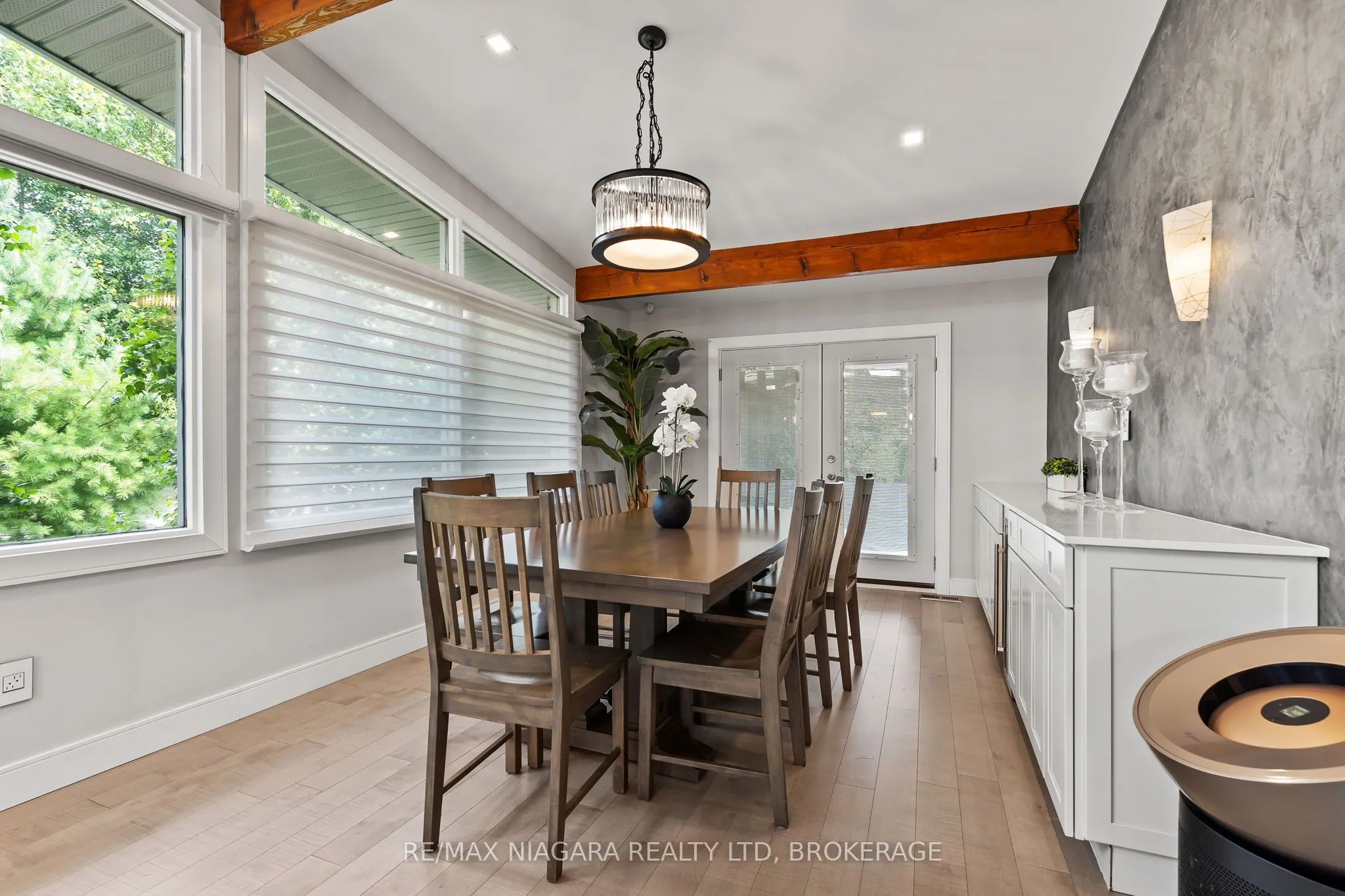2 Mallette Crescent