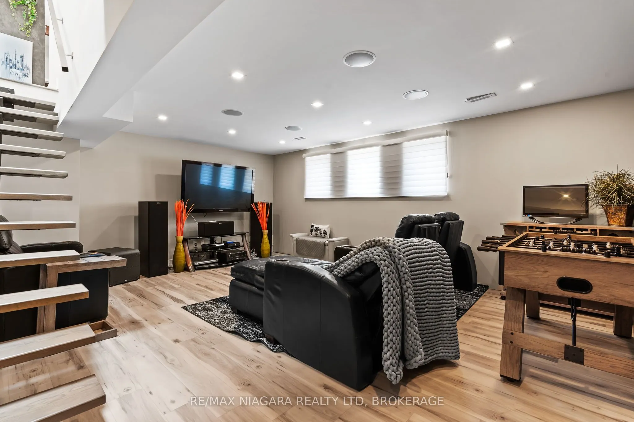 2 Mallette Crescent